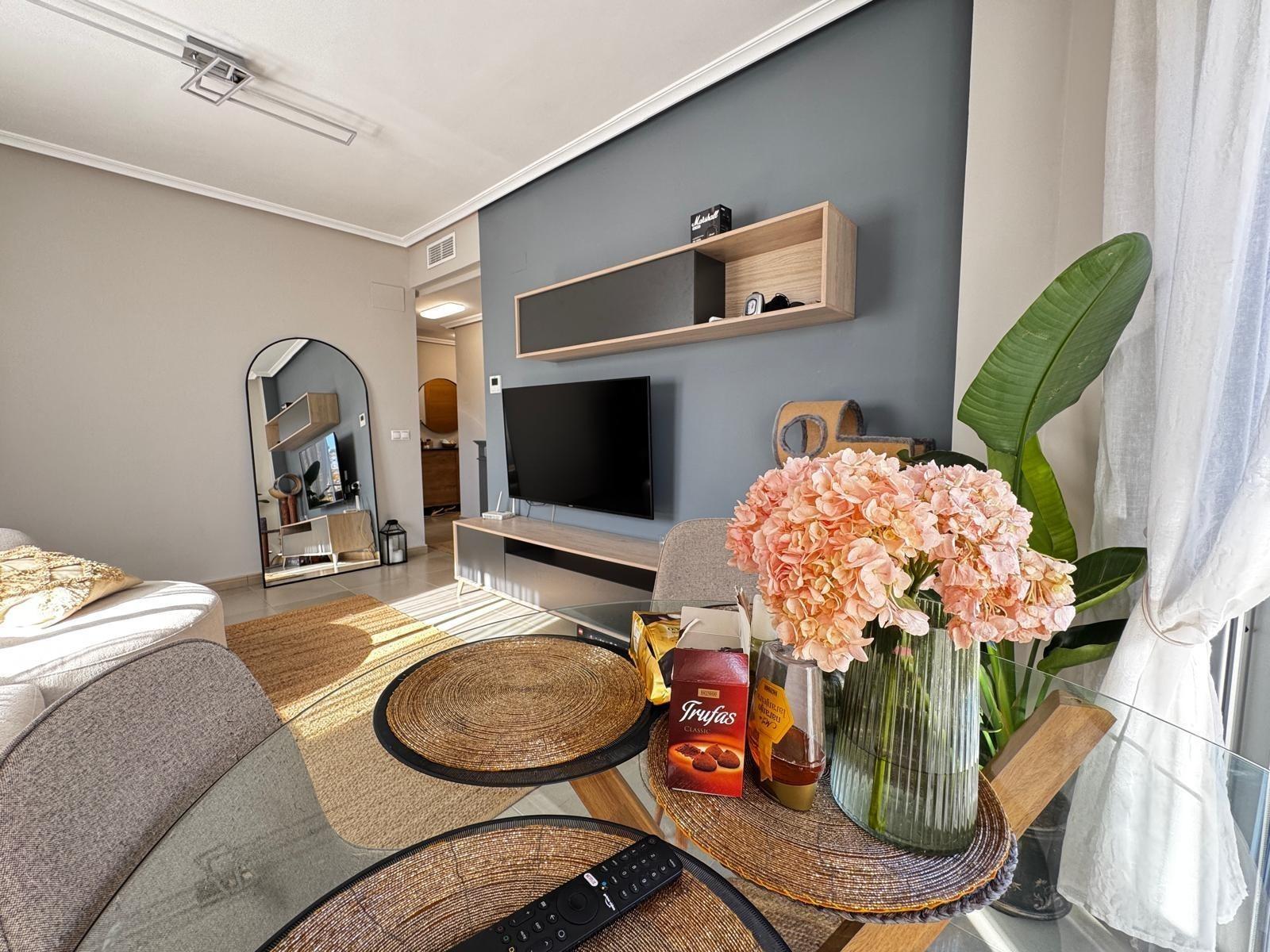 For sale - 3 Bedroom 2 Bathroom Apartment in Torrevieja - Playa Del Cura  - Alicante