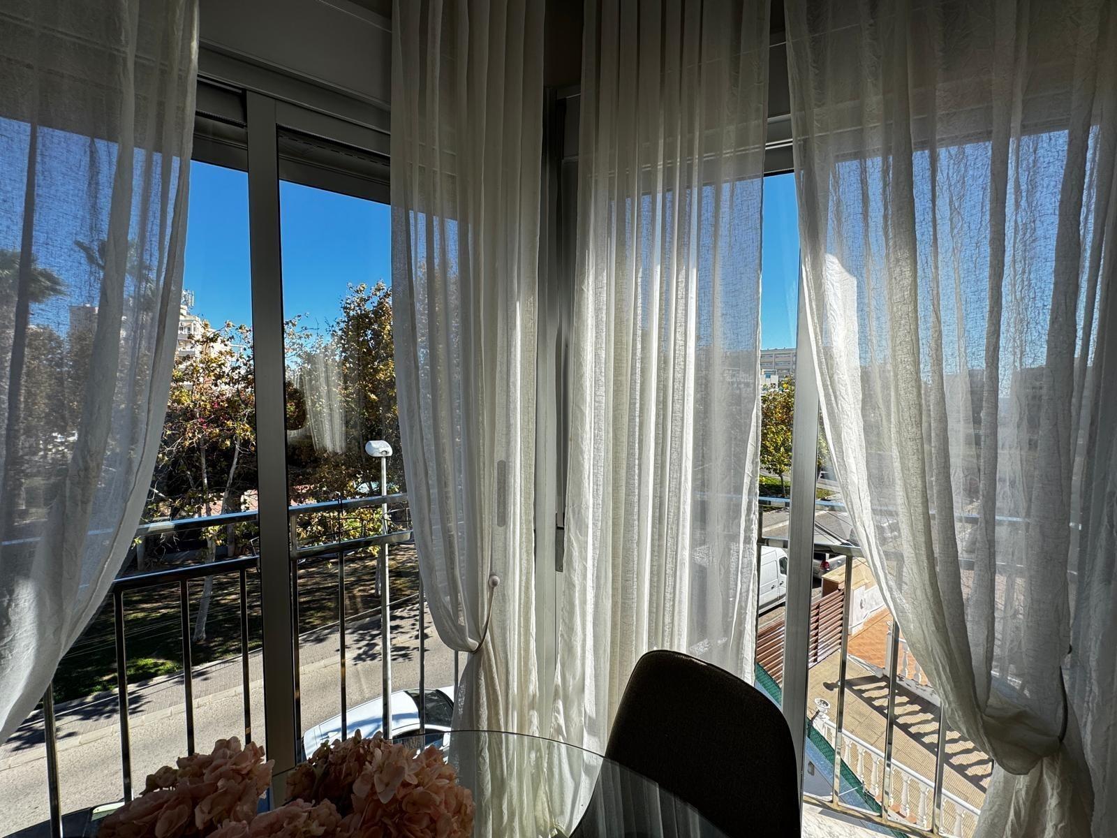 For sale - 3 Bedroom 2 Bathroom Apartment in Torrevieja - Playa Del Cura  - Alicante