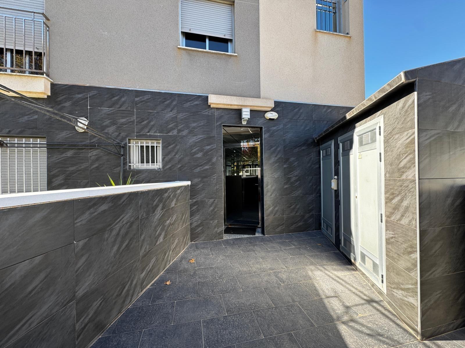 For sale - 3 Bedroom 2 Bathroom Apartment in Torrevieja - Playa Del Cura  - Alicante