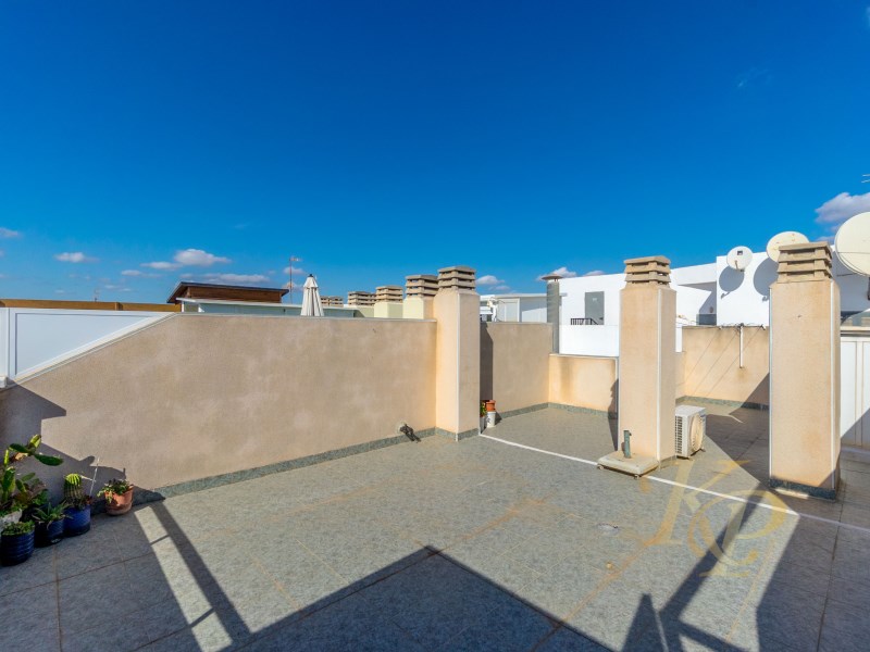 For sale - 3 Bedroom 2 Bathroom Penthouse Penthouse in Torrevieja - Costa Blanca  - Alicante