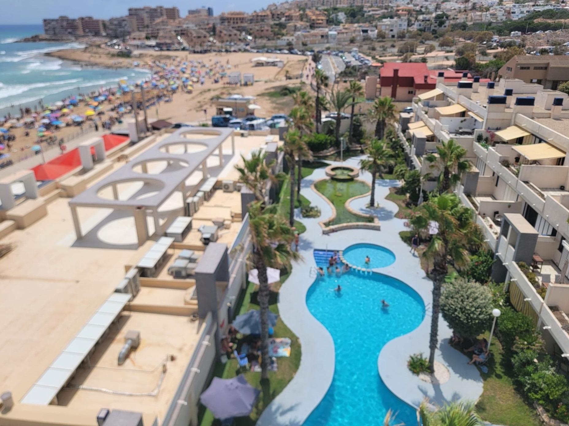 For sale - 2 Bedroom 2 Bathroom Penthouse in Torrevieja - Playa De La Mata  - Alicante