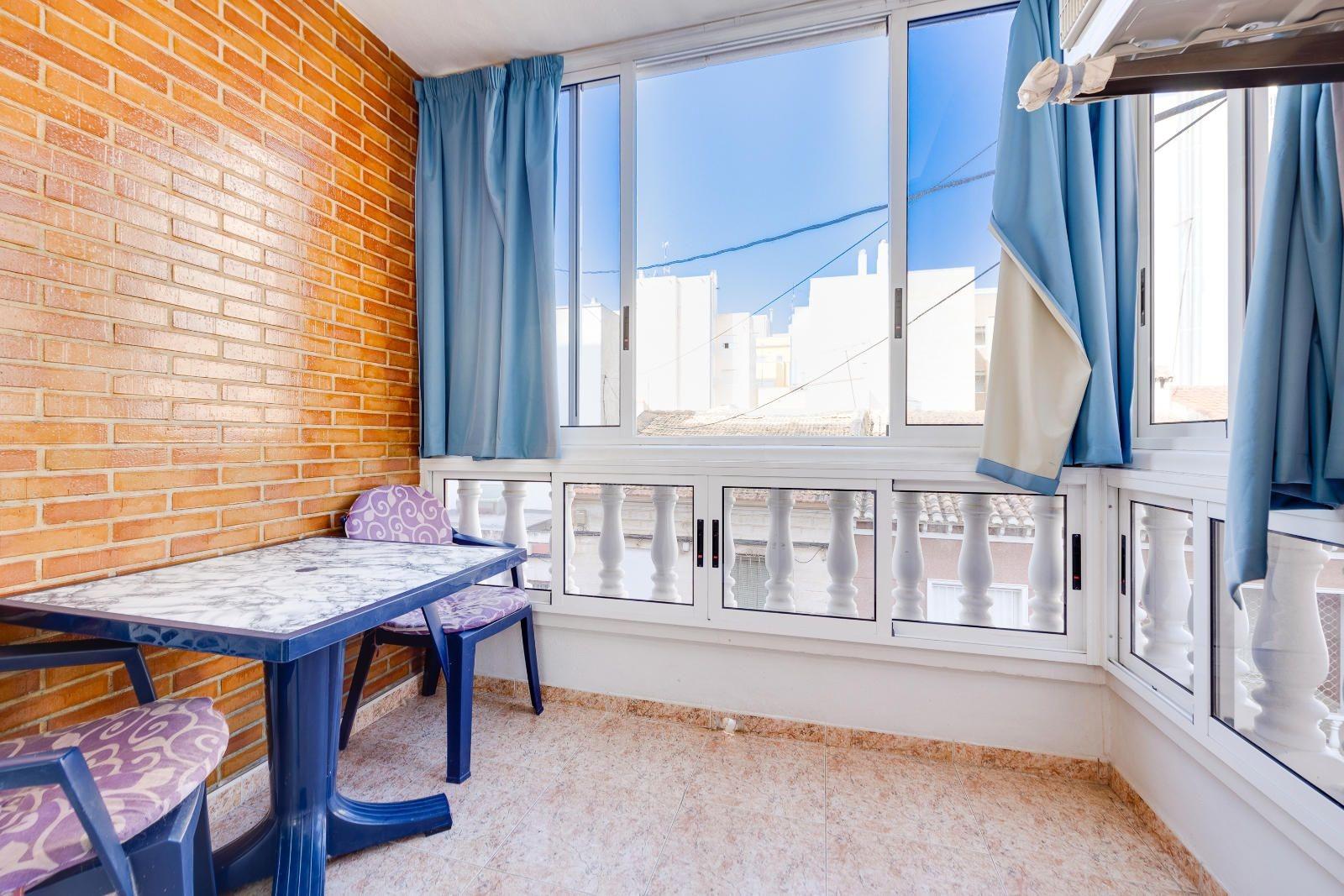 For sale - 3 Bedroom 2 Bathroom Apartment in Torrevieja - Torrevieja  - Alicante