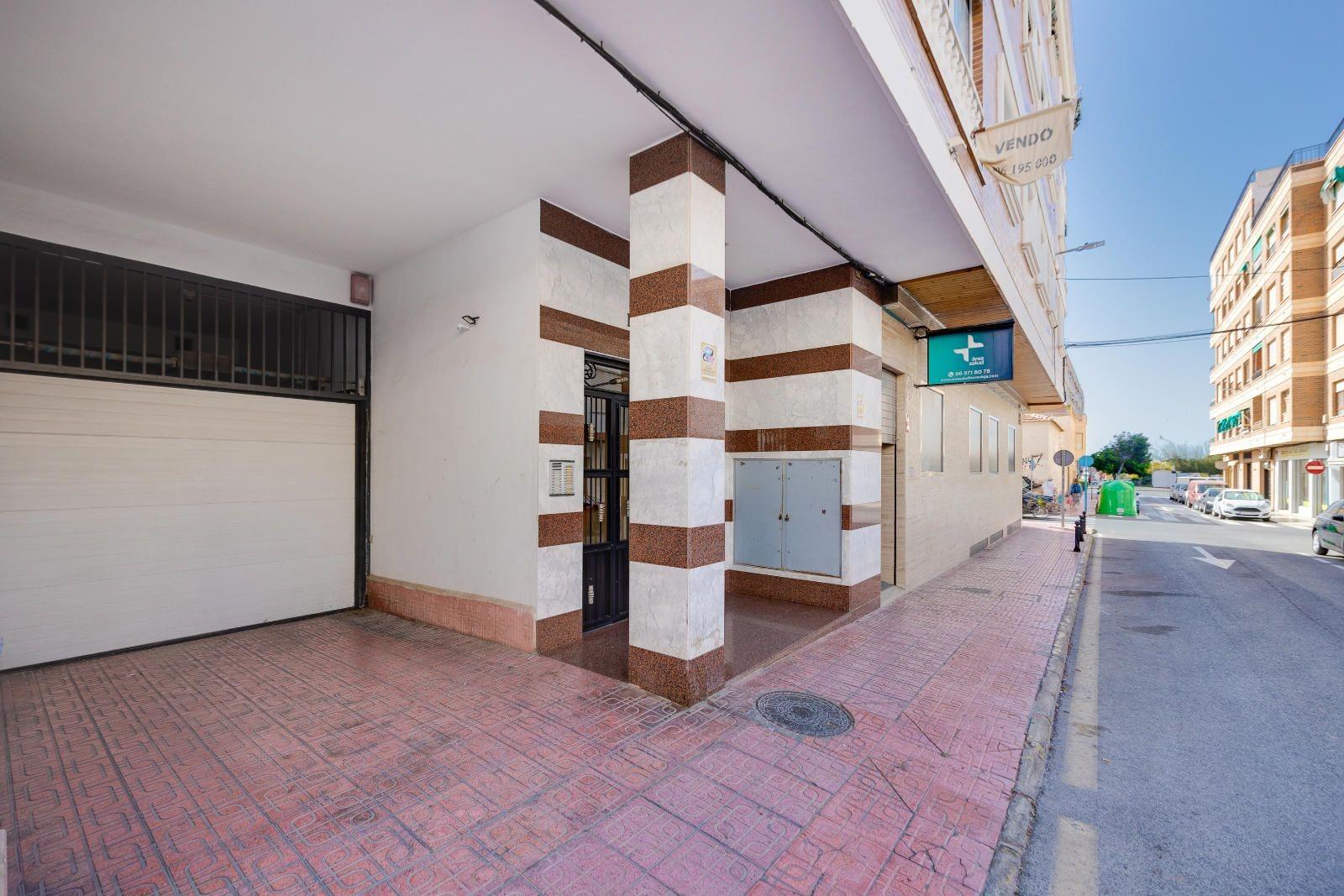 For sale - 3 Bedroom 2 Bathroom Apartment in Torrevieja - Torrevieja  - Alicante