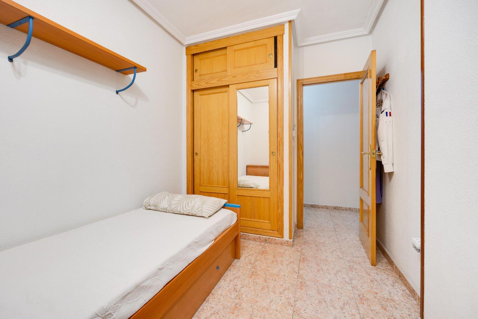 For sale - 3 Bedroom 2 Bathroom Apartment in Torrevieja - Torrevieja  - Alicante