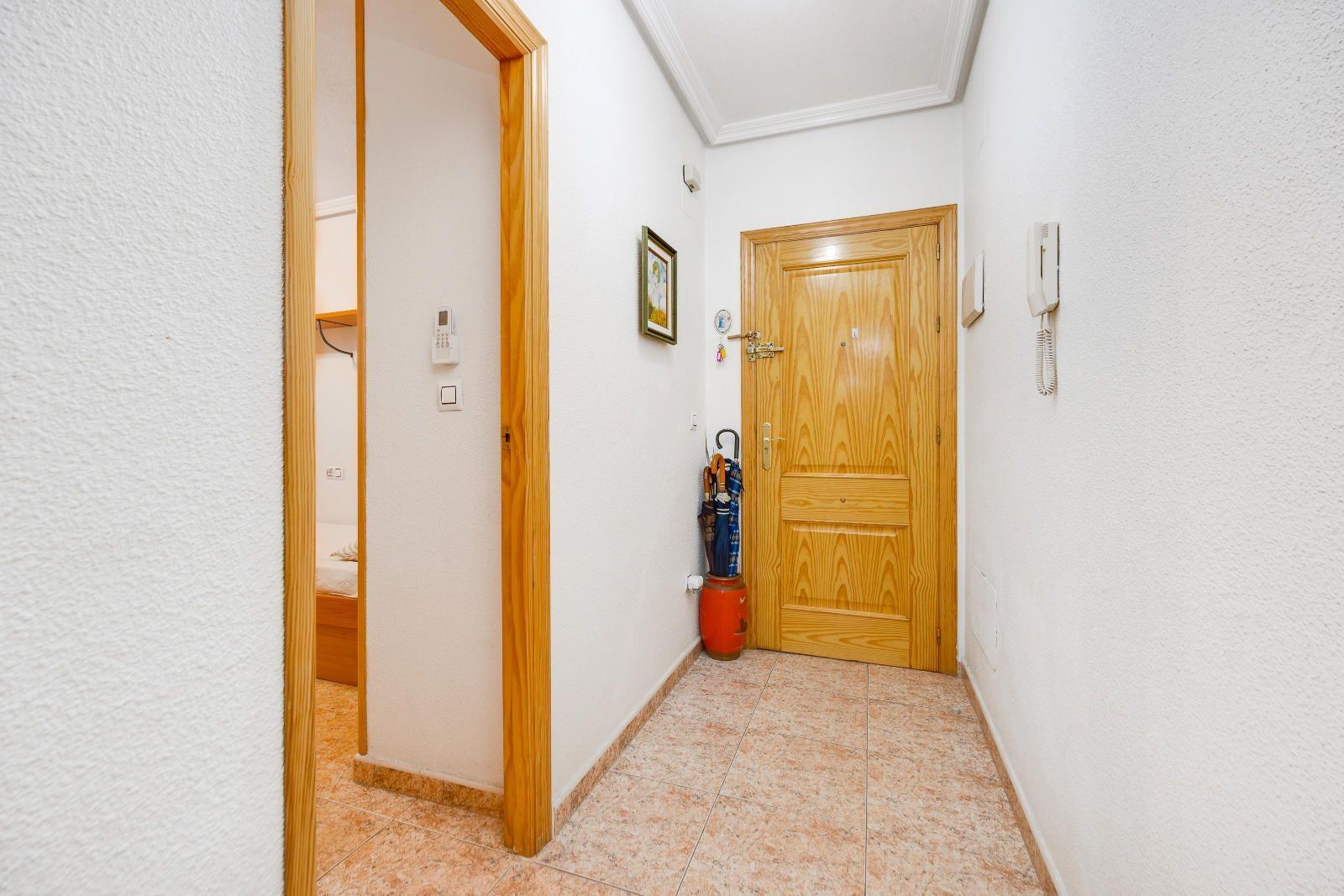 For sale - 3 Bedroom 2 Bathroom Apartment in Torrevieja - Torrevieja  - Alicante