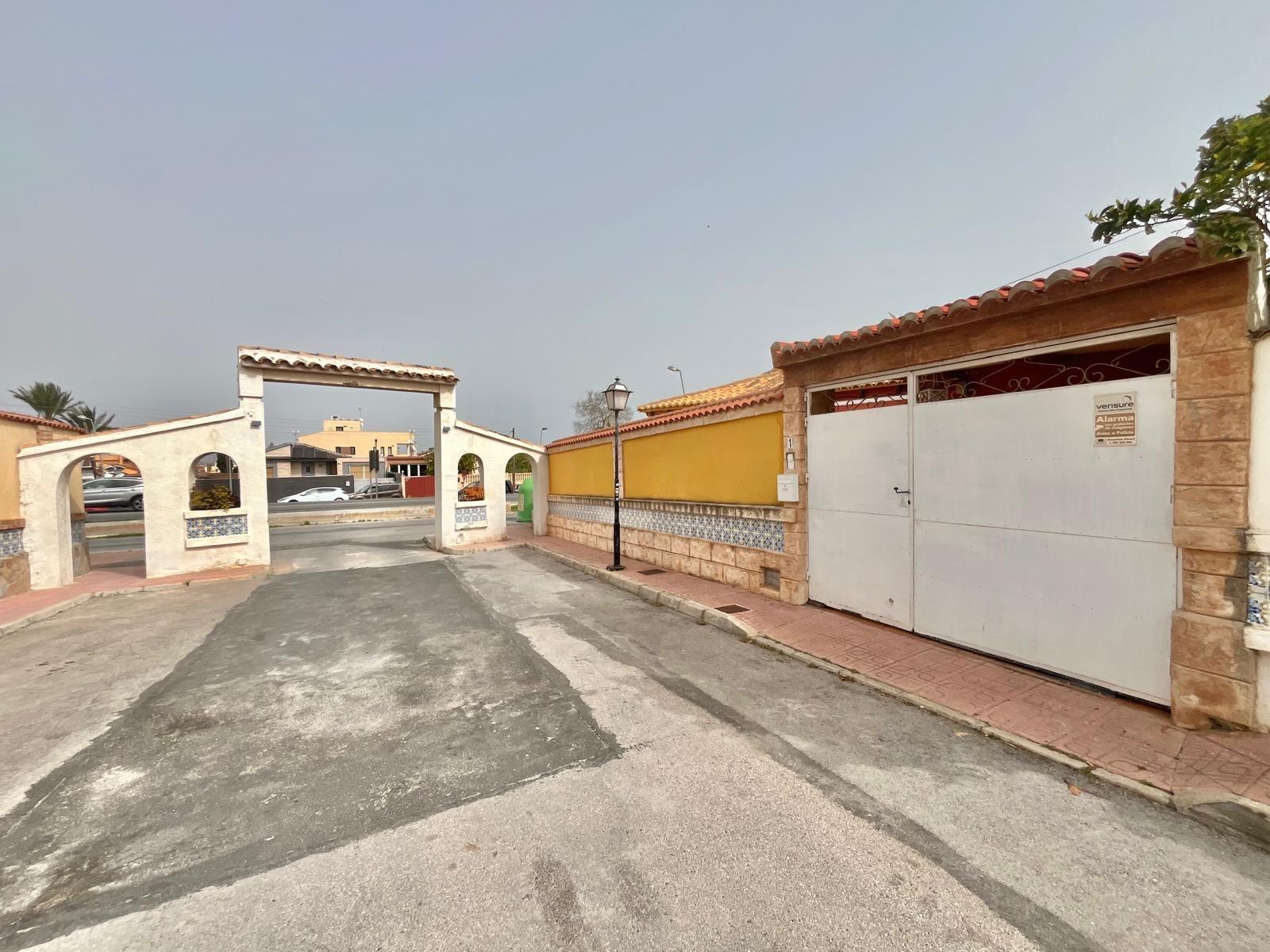 For sale - 2 Bedroom 1 Bathroom Villa in Torrevieja - Los Balcones - Los Altos Del Edén  - Alicante