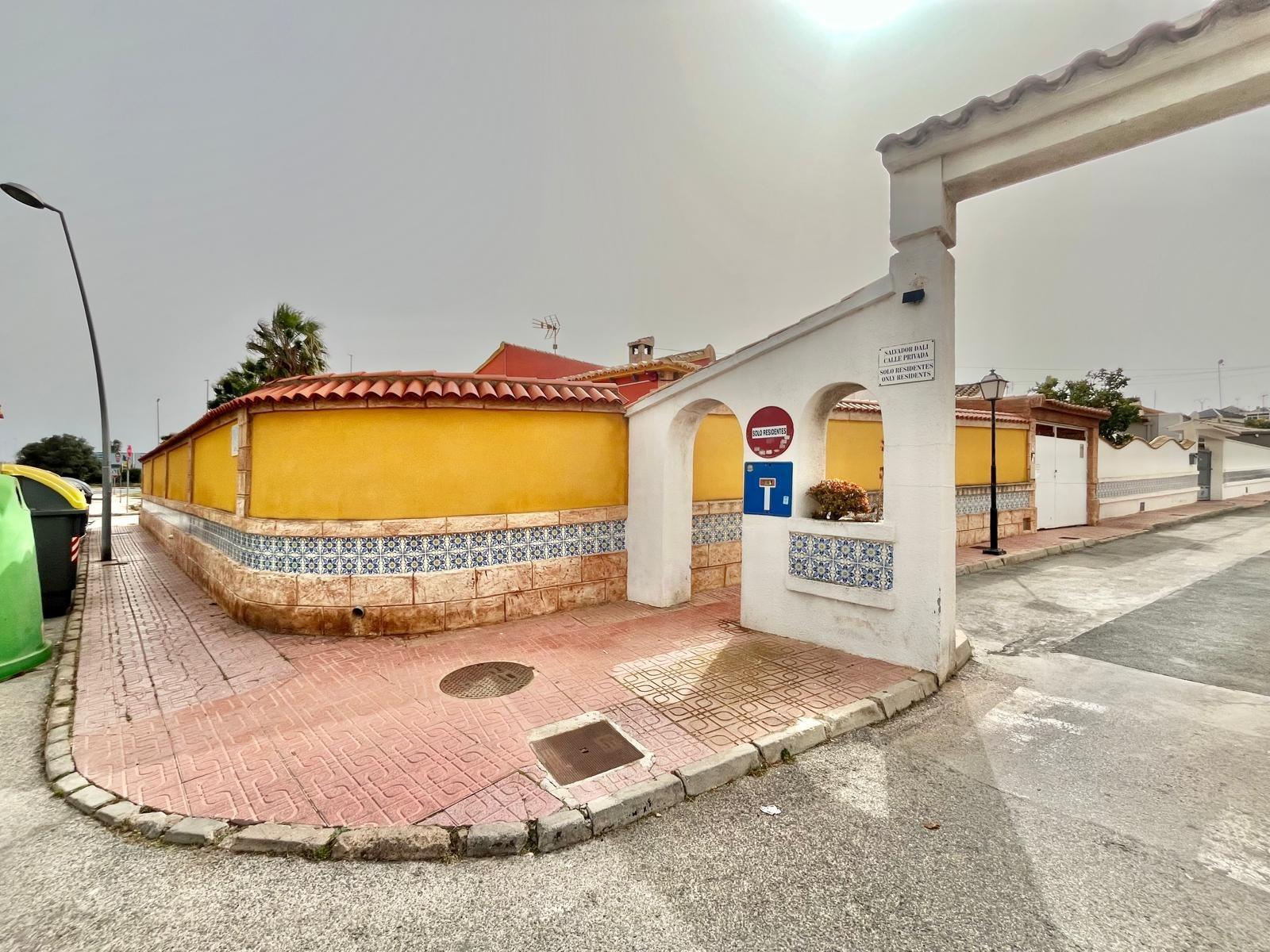 For sale - 2 Bedroom 1 Bathroom Villa in Torrevieja - Los Balcones - Los Altos Del Edén  - Alicante