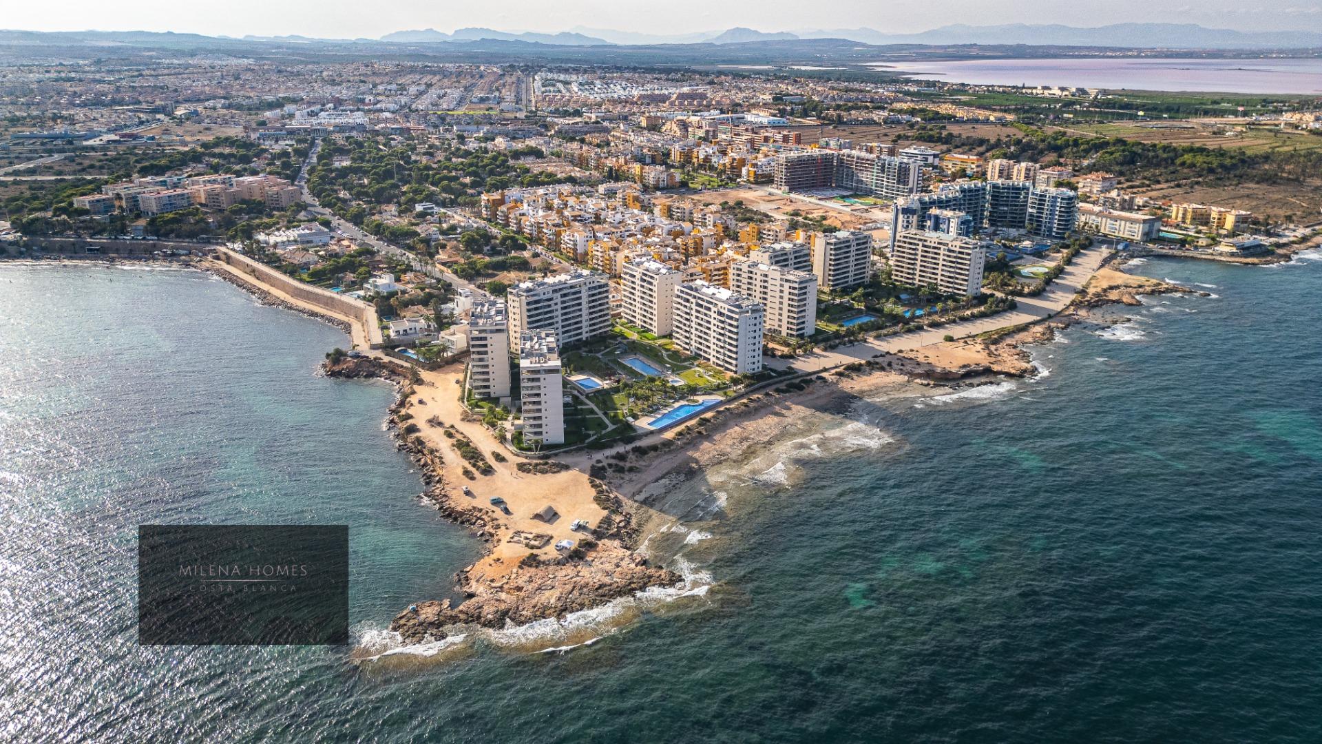 For sale - 2 Bedroom 2 Bathroom Apartment in Torrevieja - Punta Prima  - Alicante