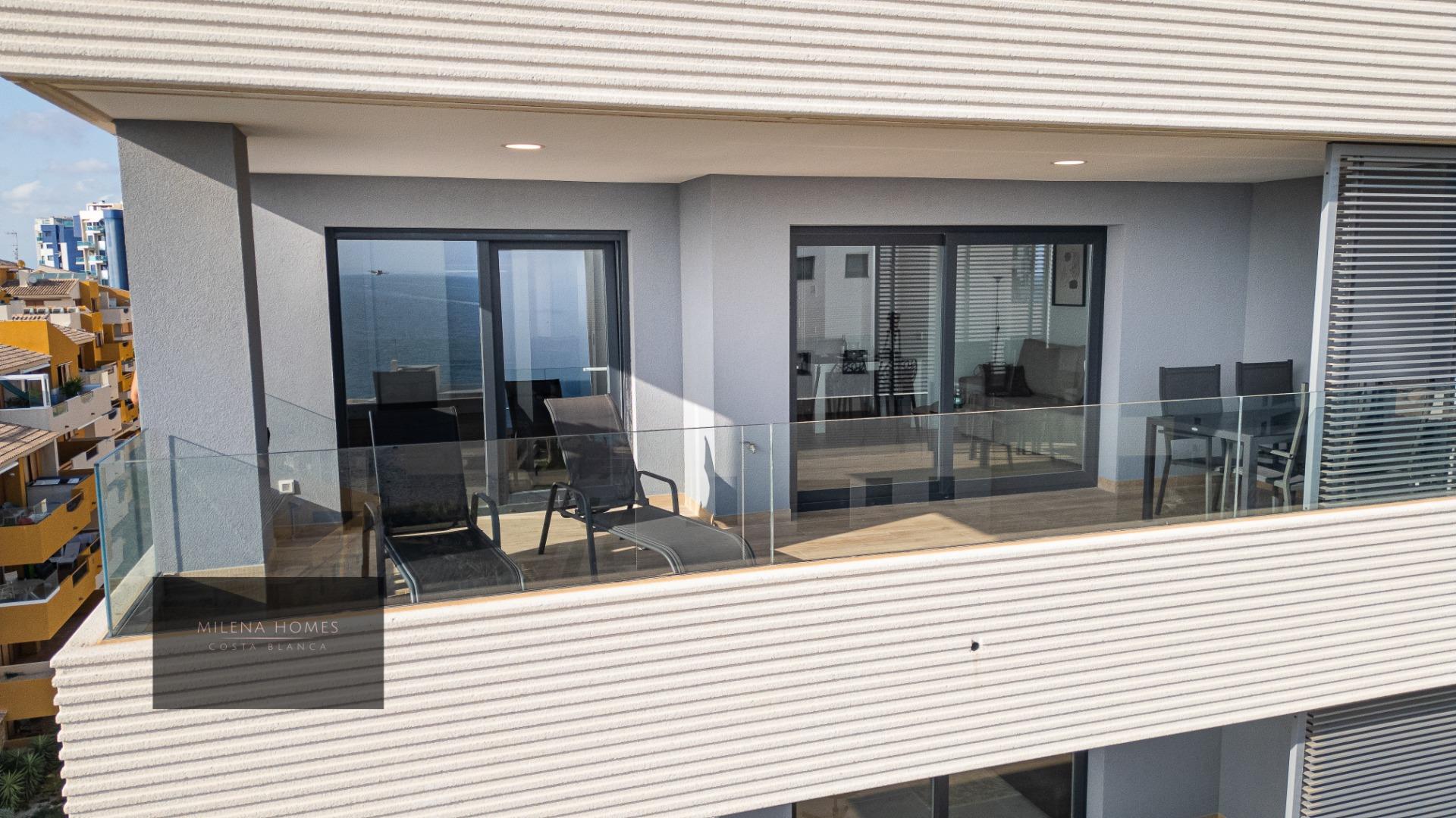 For sale - 2 Bedroom 2 Bathroom Apartment in Torrevieja - Punta Prima  - Alicante