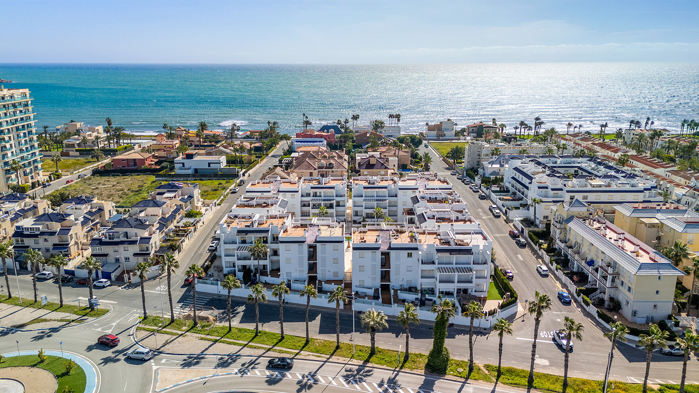 For sale - 2 Bedroom 2 Bathroom Apartment in Torrevieja - Costa Blanca  - Alicante