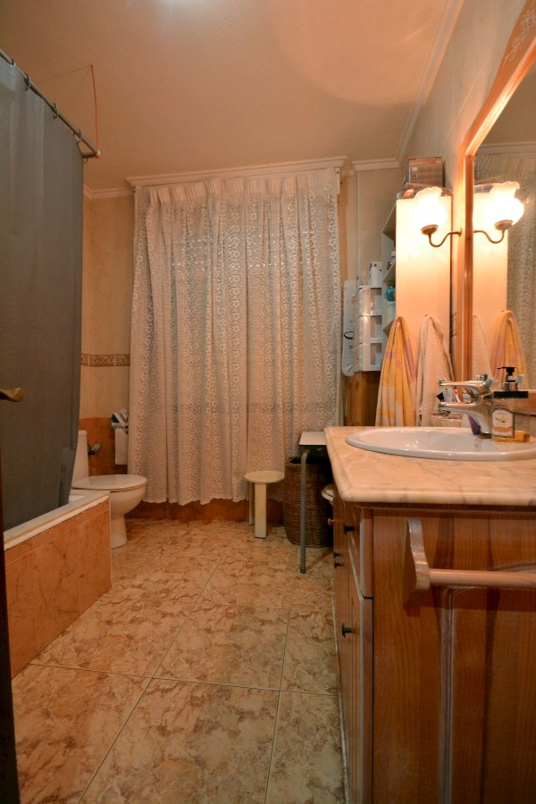 For sale - 4 Bedroom 2 Bathroom Town House in Guardamar del Segura - Costa Blanca  - Alicante