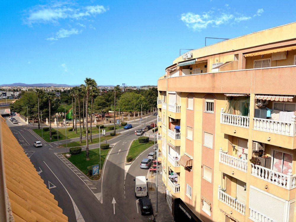 For sale - 2 Bedroom 1 Bathroom Penthouse in Torrevieja - Costa Blanca  - Alicante