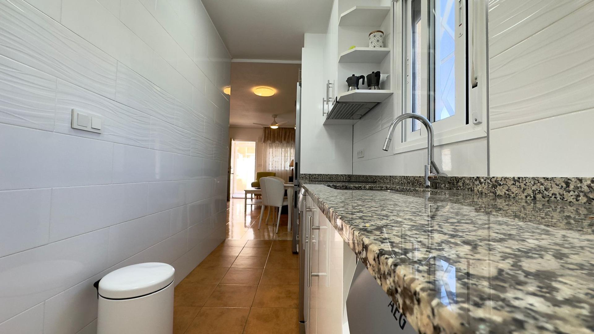 For sale - 2 Bedroom 1 Bathroom Bungalow in Torrevieja - Centro  - Alicante