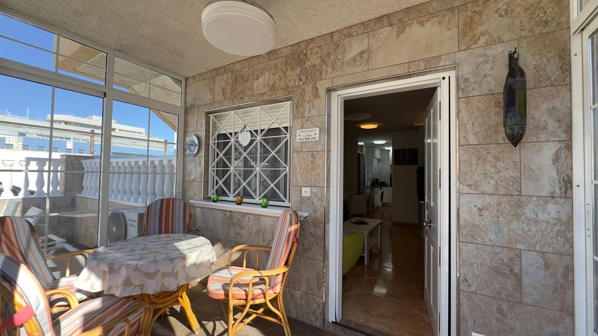 For sale - 2 Bedroom 1 Bathroom Bungalow in Torrevieja - Centro  - Alicante