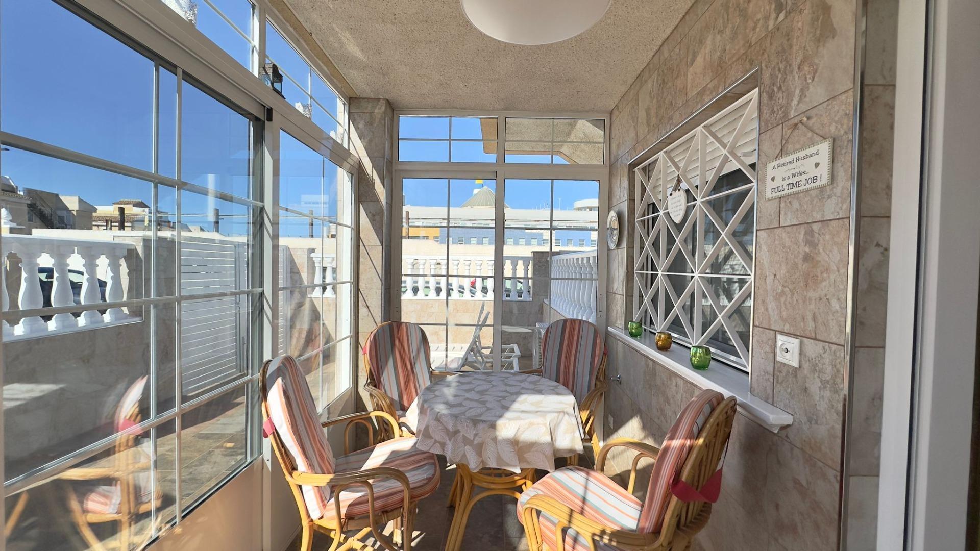 For sale - 2 Bedroom 1 Bathroom Bungalow in Torrevieja - Centro  - Alicante