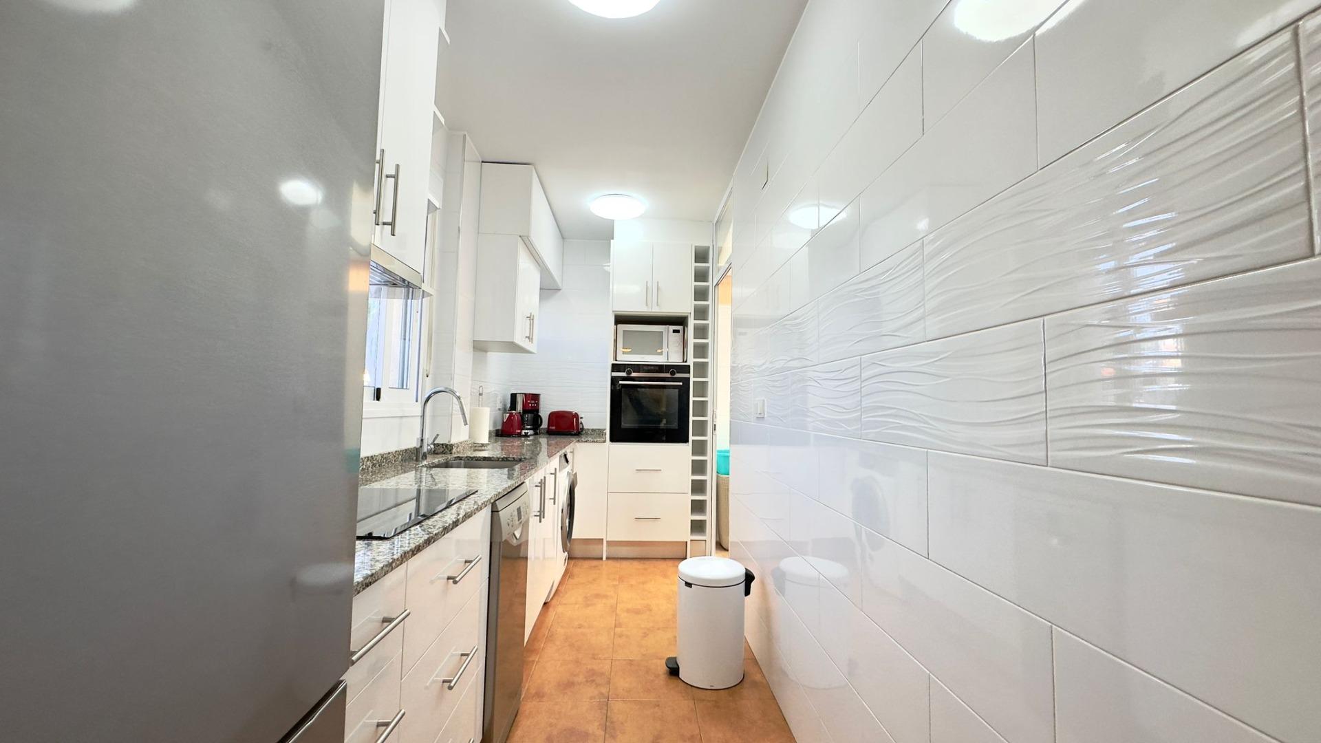 For sale - 2 Bedroom 1 Bathroom Bungalow in Torrevieja - Centro  - Alicante