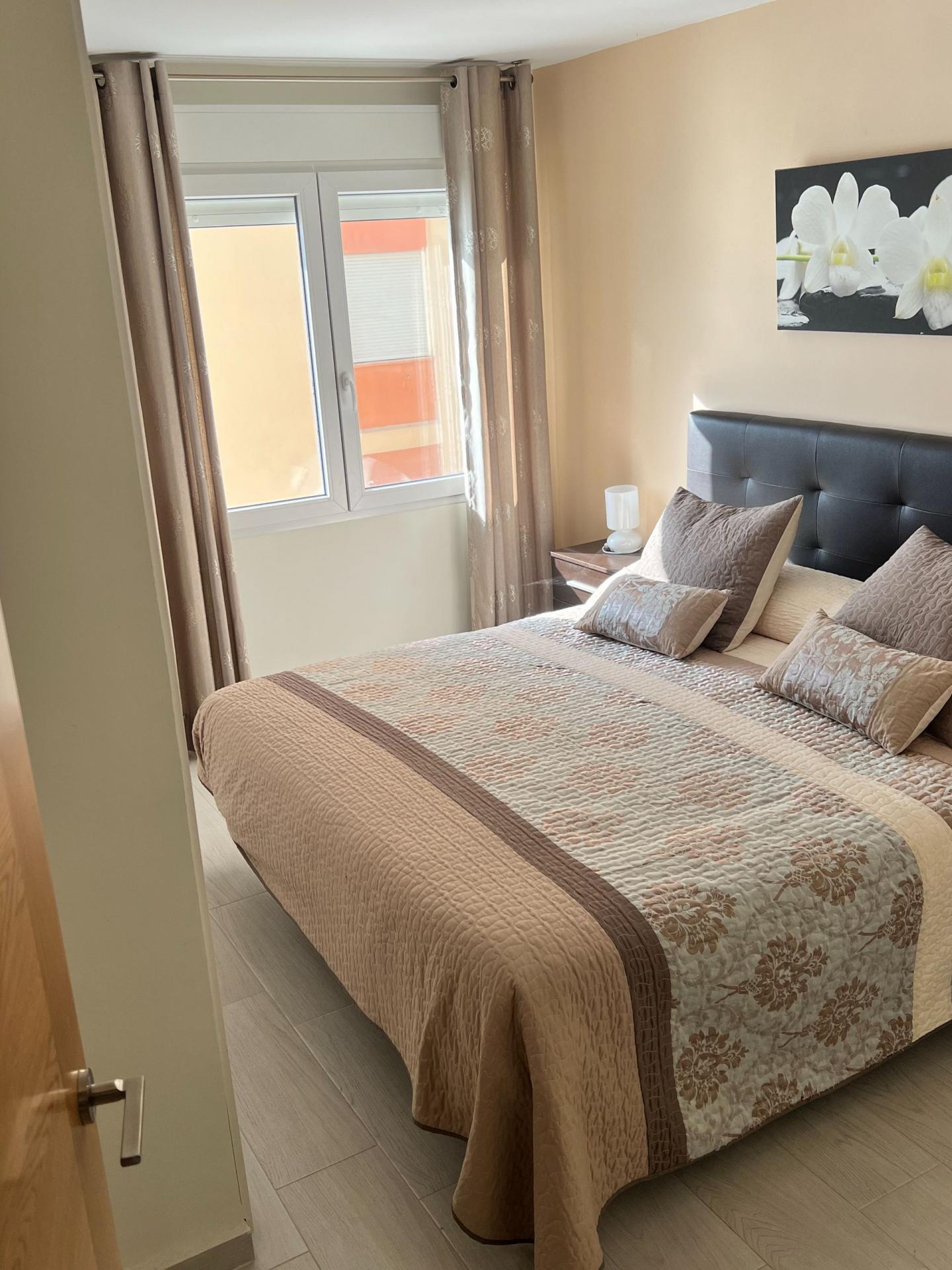 For sale - 3 Bedroom 1 Bathroom Apartment in Torrevieja - Playa Del Cura  - Alicante