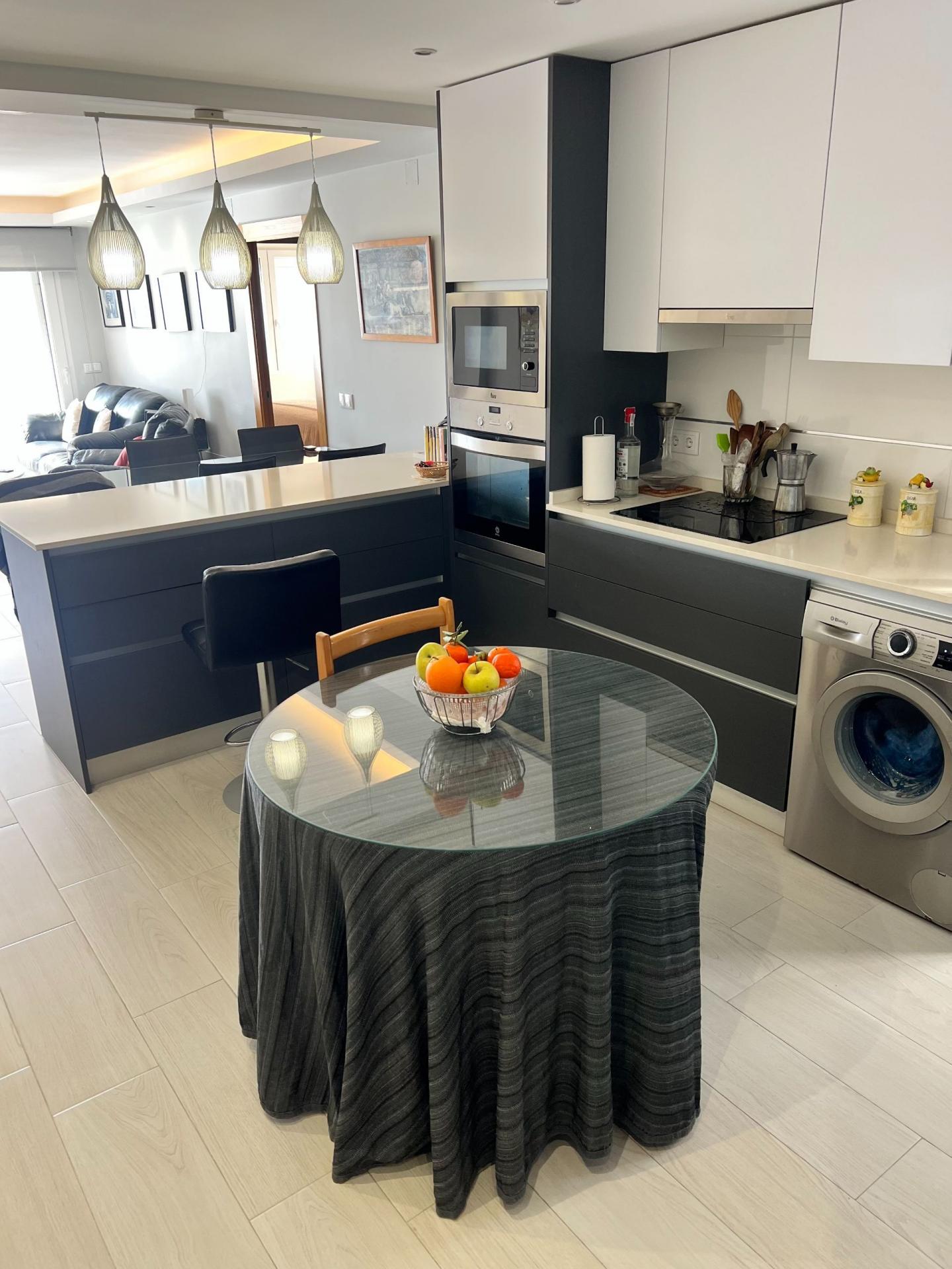 For sale - 3 Bedroom 1 Bathroom Apartment in Torrevieja - Playa Del Cura  - Alicante