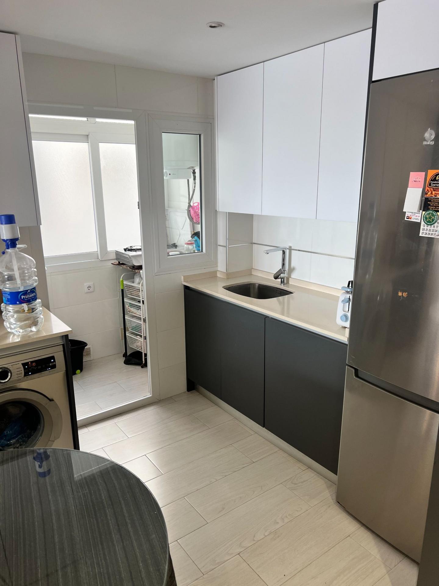 For sale - 3 Bedroom 1 Bathroom Apartment in Torrevieja - Playa Del Cura  - Alicante