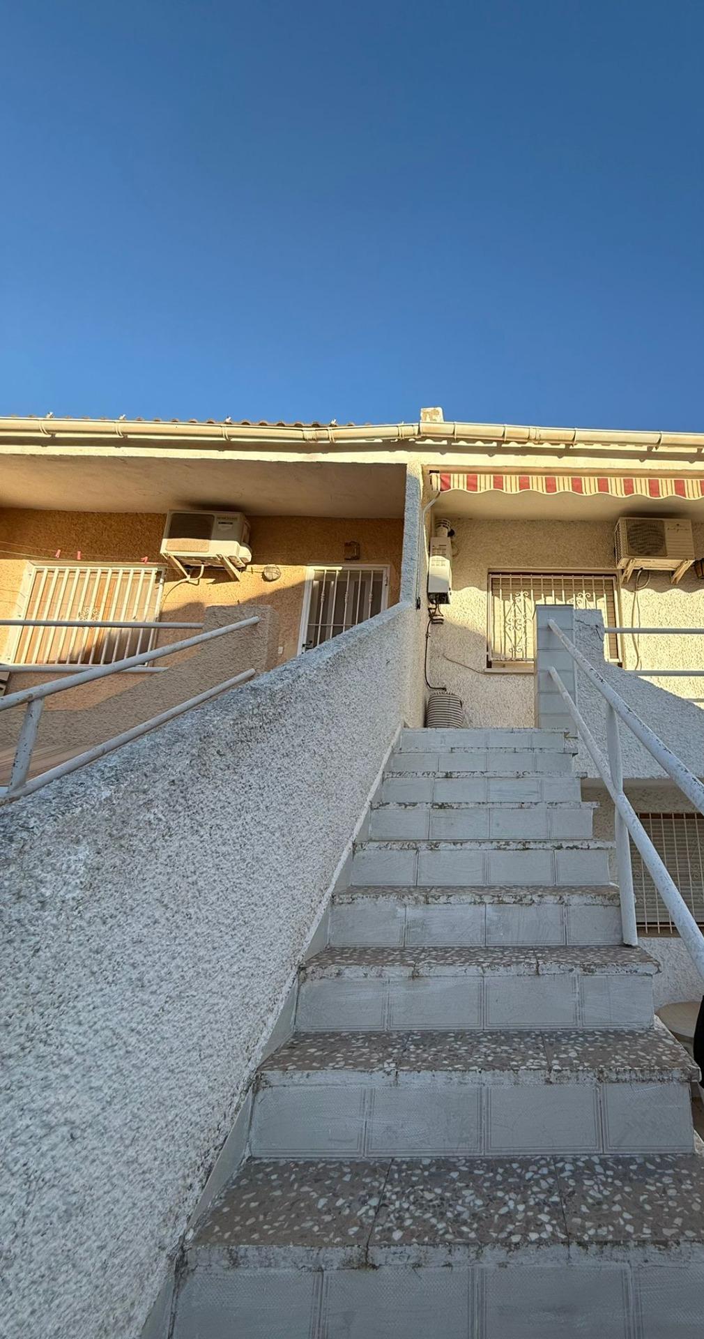 For sale - 3 Bedroom 2 Bathroom Town House in Torrevieja - Los Altos  - Alicante