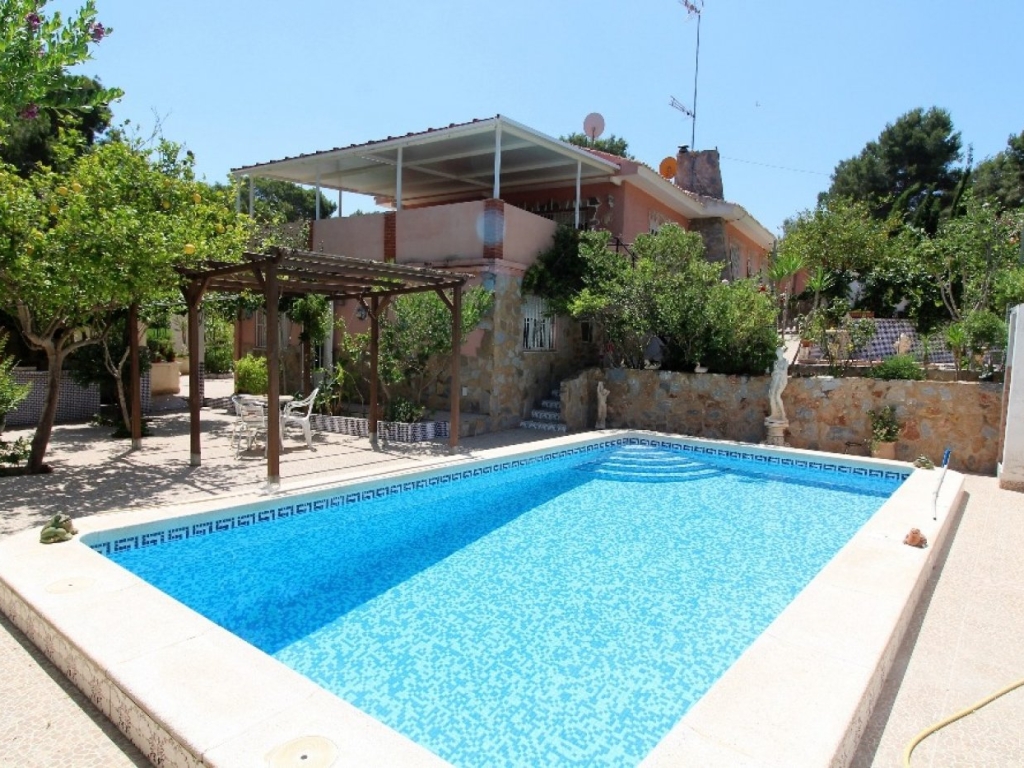 5 Bedroom 4 Bathroom Villa in Torrevieja