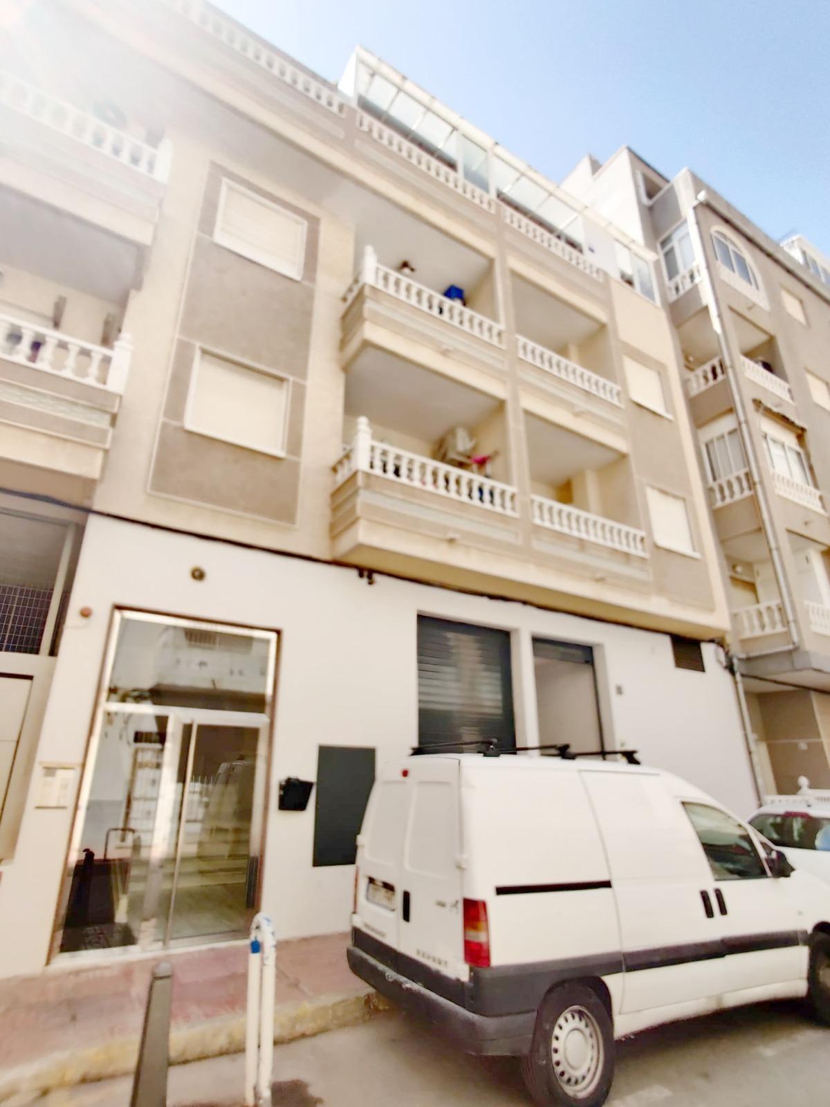 For sale - 3 Bedroom 2 Bathroom Penthouse in Torrevieja - Curva Del Palangre  - Alicante