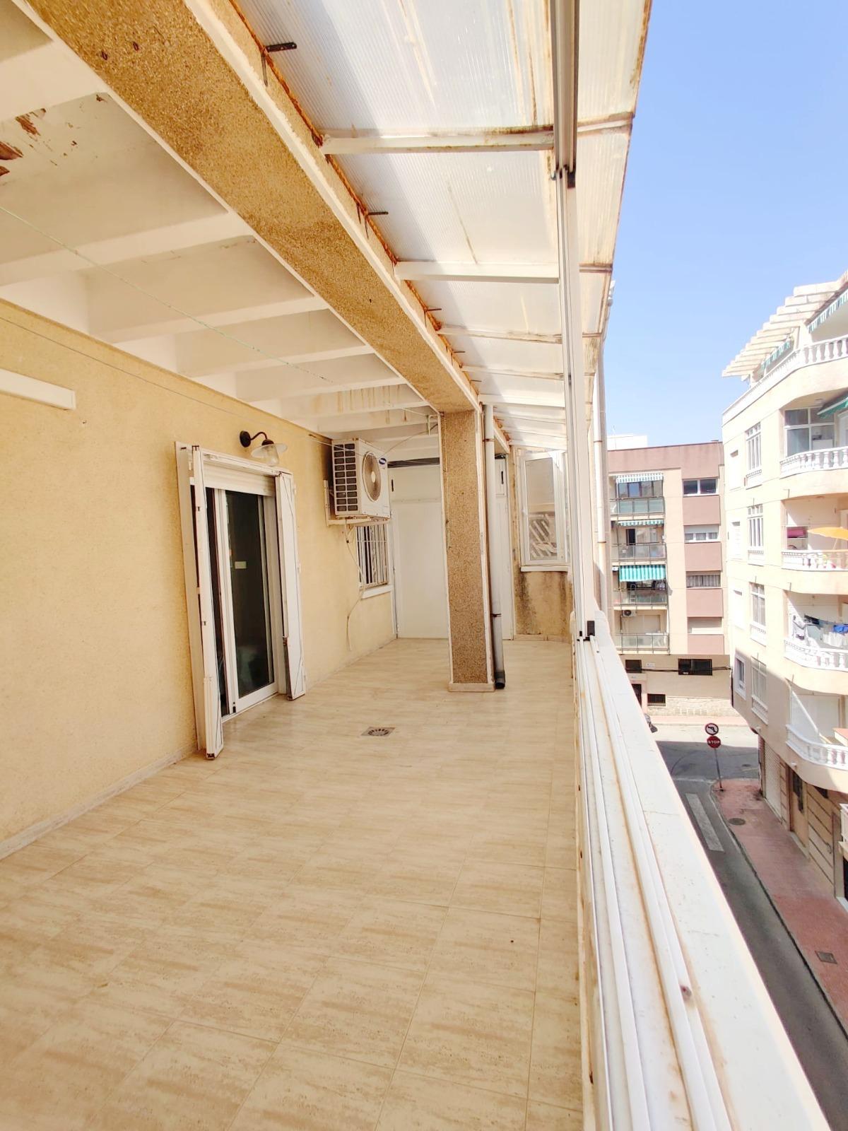 For sale - 3 Bedroom 2 Bathroom Penthouse in Torrevieja - Curva Del Palangre  - Alicante