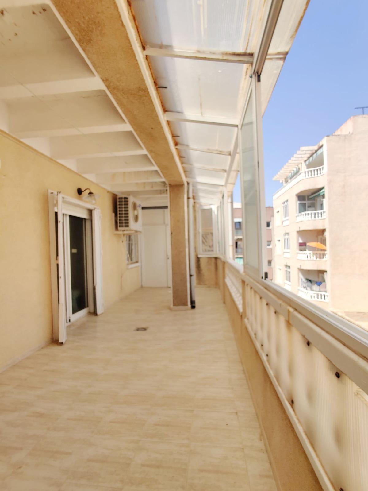 For sale - 3 Bedroom 2 Bathroom Penthouse in Torrevieja - Curva Del Palangre  - Alicante
