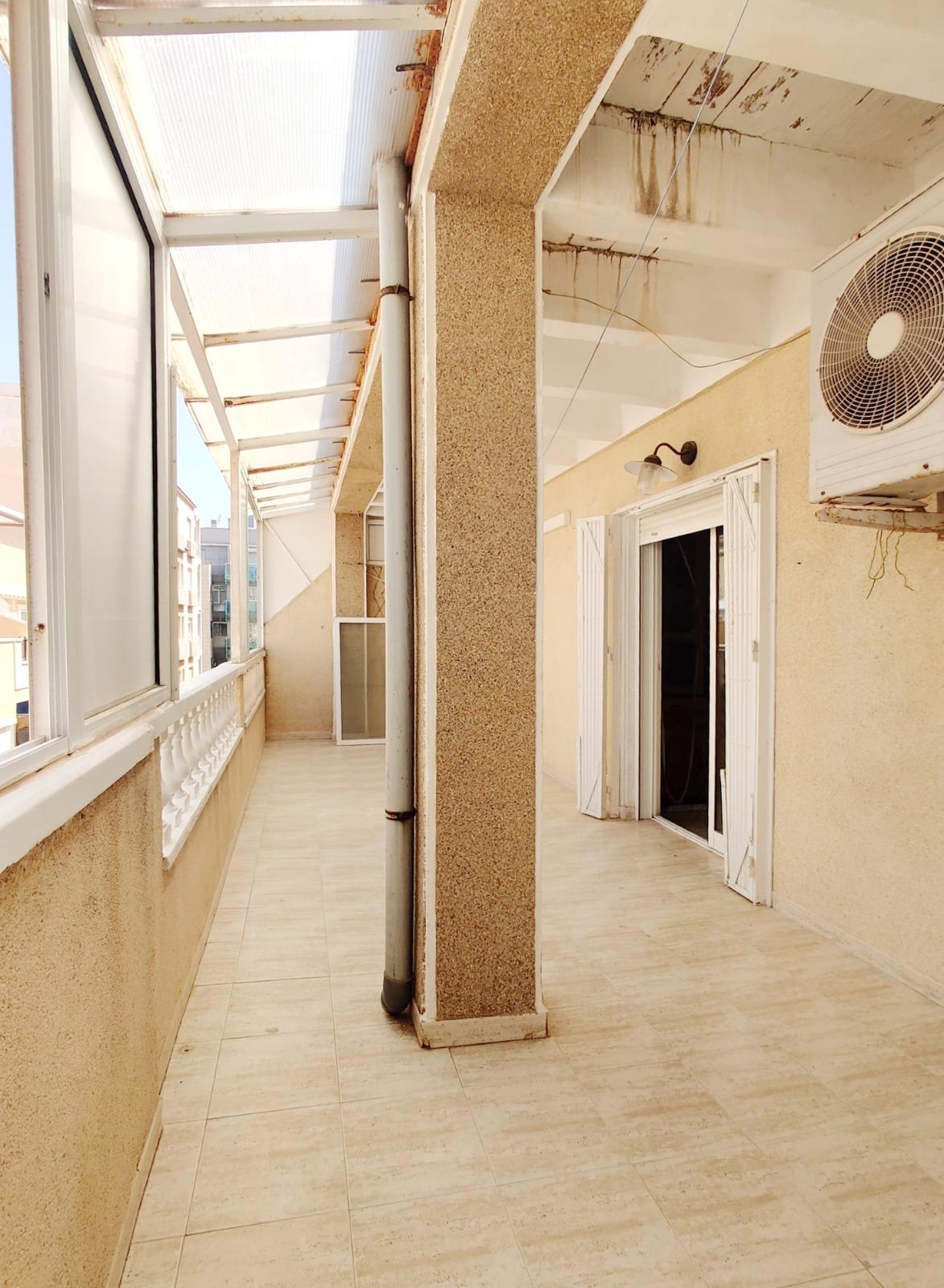 For sale - 3 Bedroom 2 Bathroom Penthouse in Torrevieja - Curva Del Palangre  - Alicante