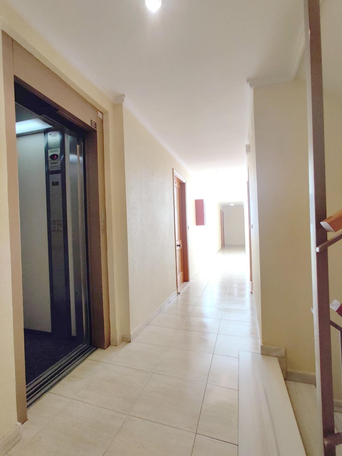 For sale - 3 Bedroom 2 Bathroom Penthouse in Torrevieja - Curva Del Palangre  - Alicante