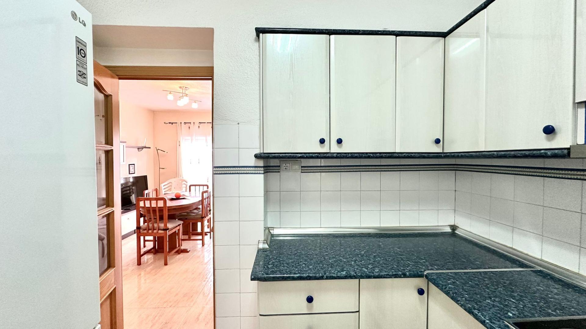 For sale - 3 Bedroom 1 Bathroom Apartment in Torrevieja - Estacion De Autobuses  - Alicante