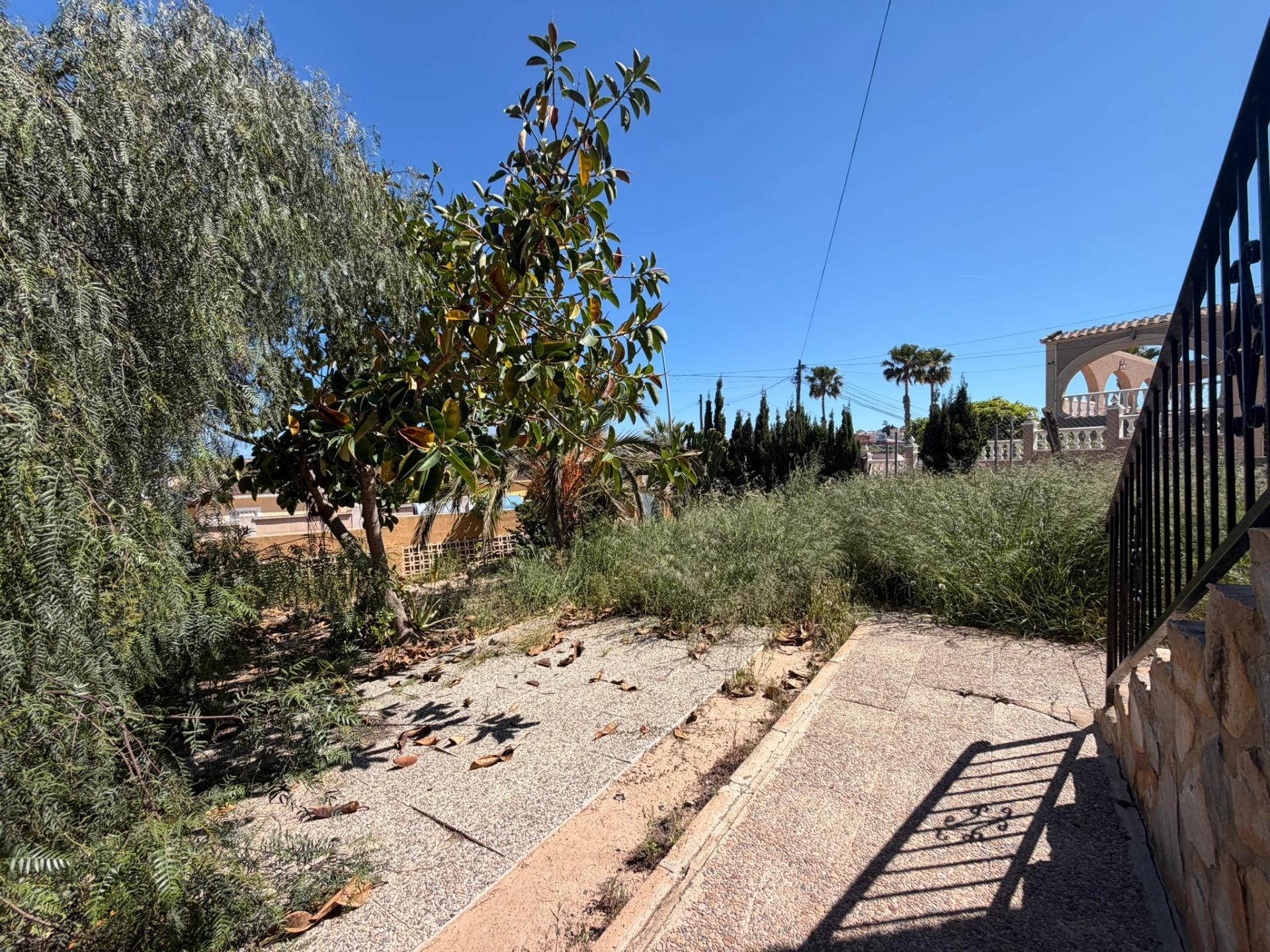 For sale - 4 Bedroom 2 Bathroom Villa in Torrevieja - Los Balcones - Los Altos Del Edén  - Alicante