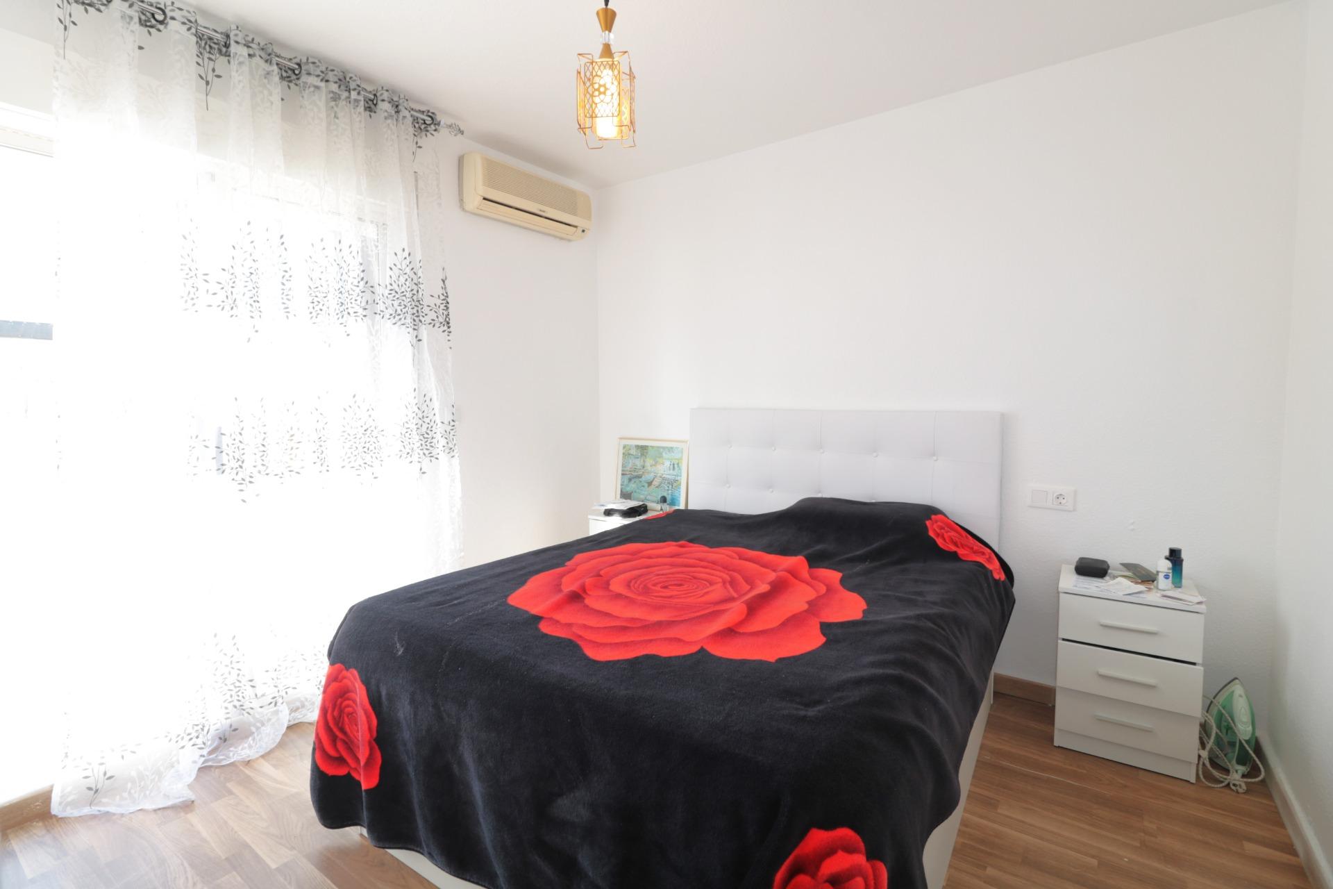 For sale - 3 Bedroom 2 Bathroom Quad House in Torrevieja - Carrefour  - Alicante