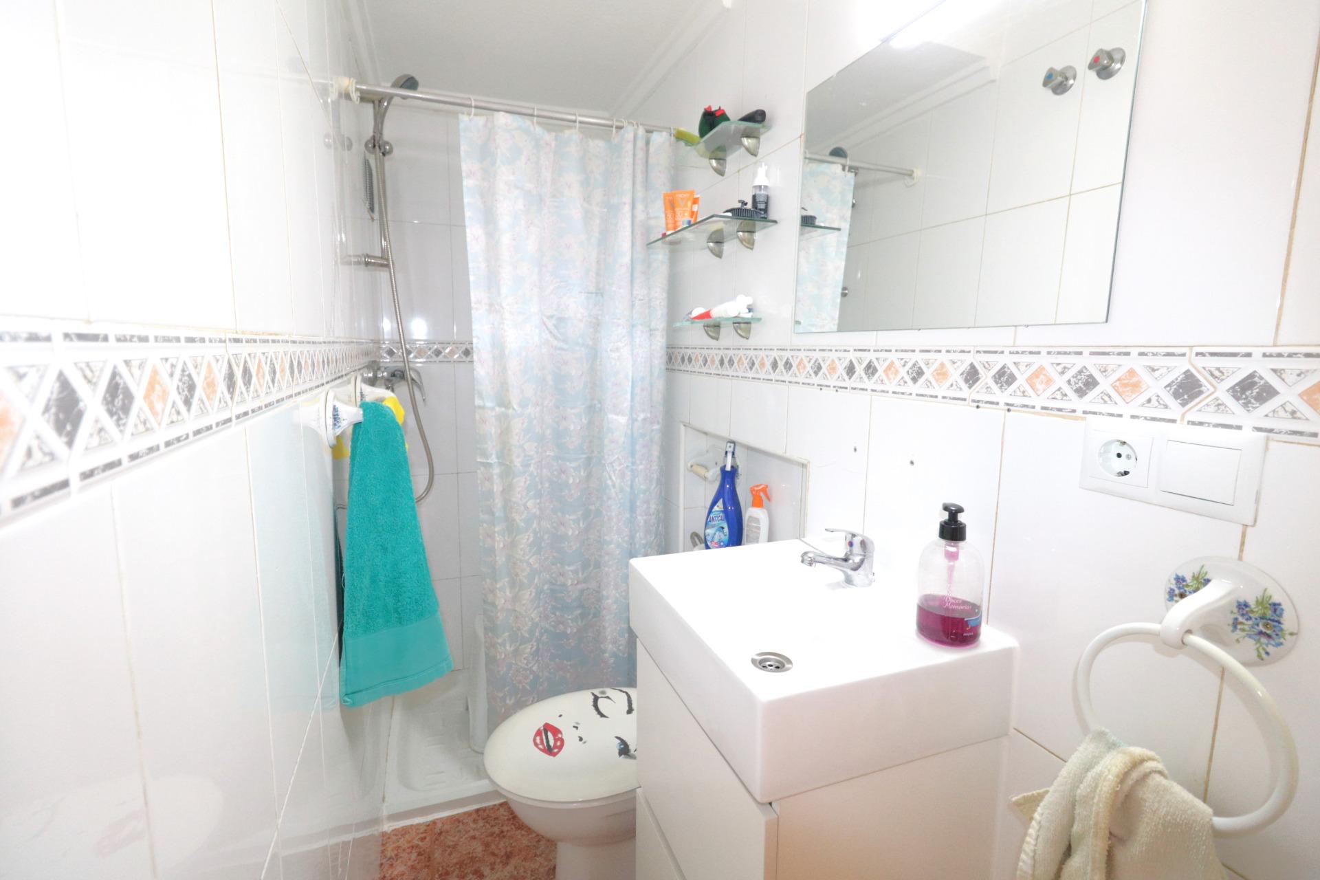 For sale - 3 Bedroom 2 Bathroom Quad House in Torrevieja - Carrefour  - Alicante