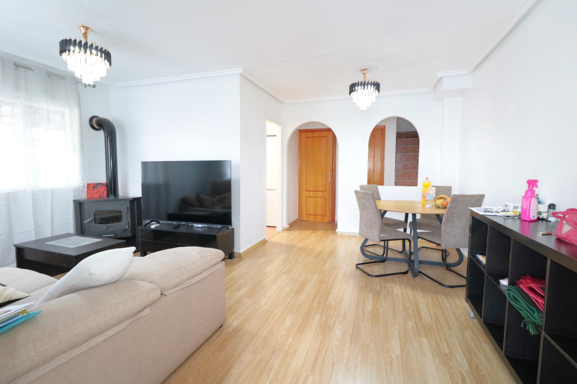 For sale - 3 Bedroom 2 Bathroom Quad House in Torrevieja - Carrefour  - Alicante