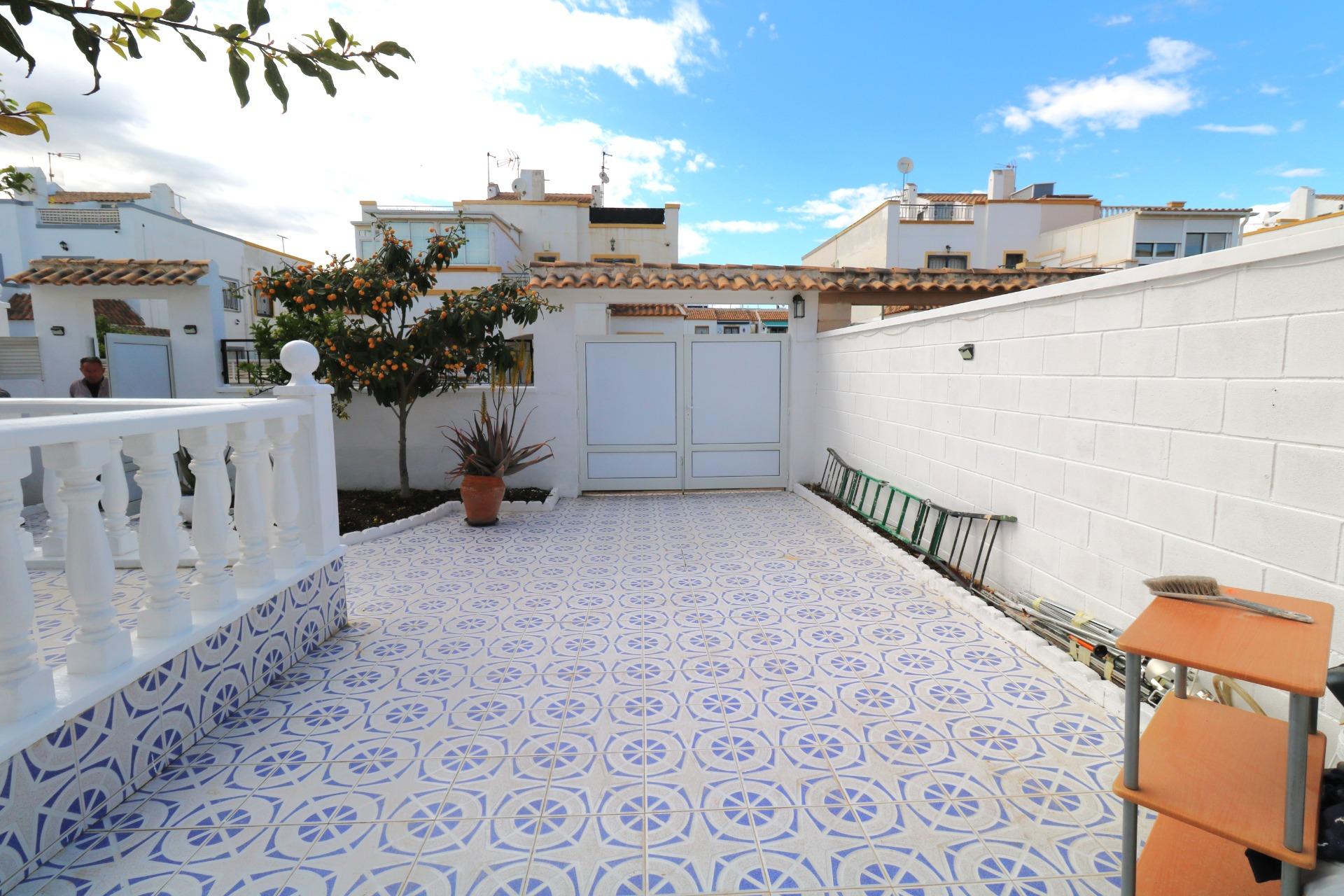 For sale - 3 Bedroom 2 Bathroom Quad House in Torrevieja - Carrefour  - Alicante