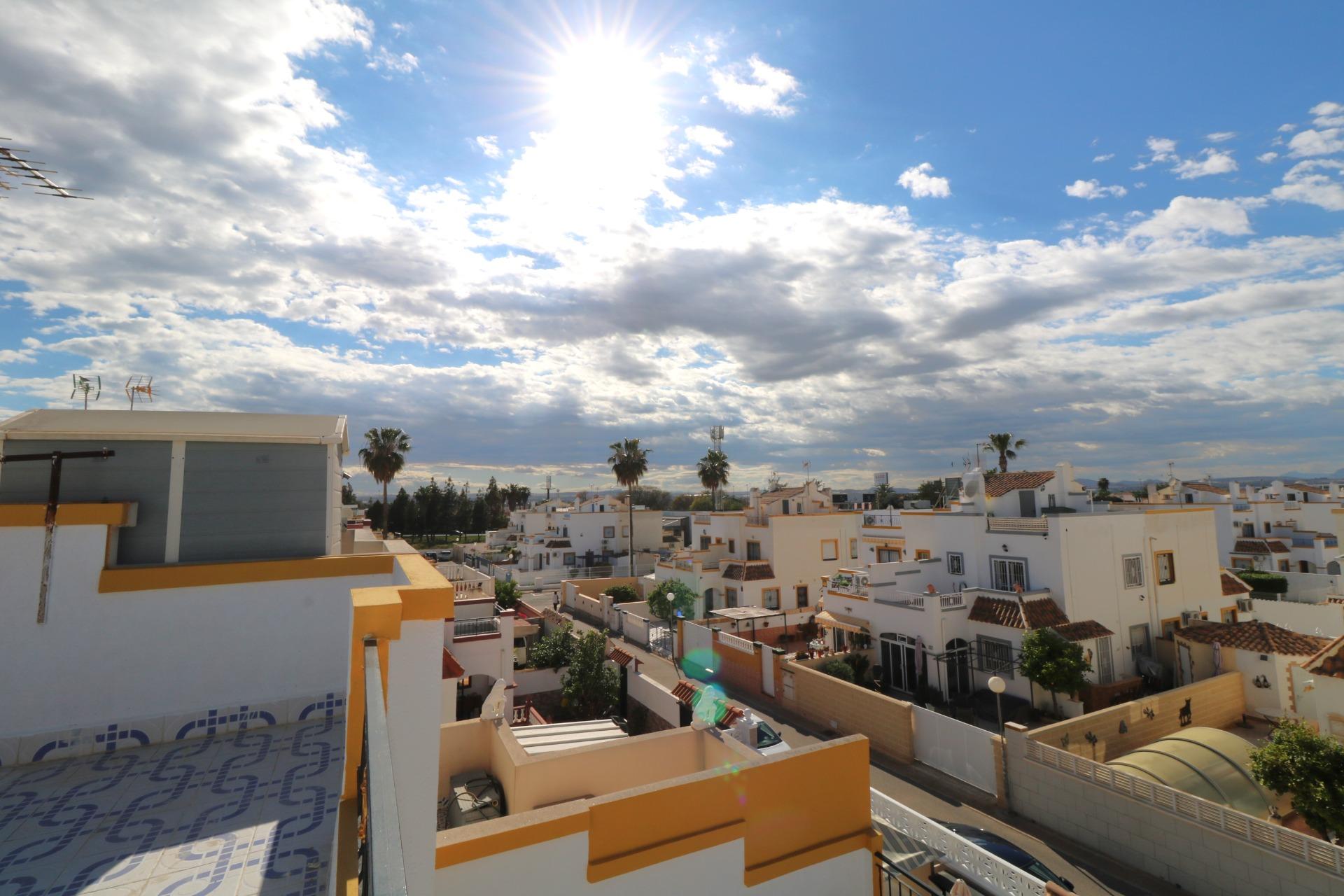 For sale - 3 Bedroom 2 Bathroom Quad House in Torrevieja - Carrefour  - Alicante