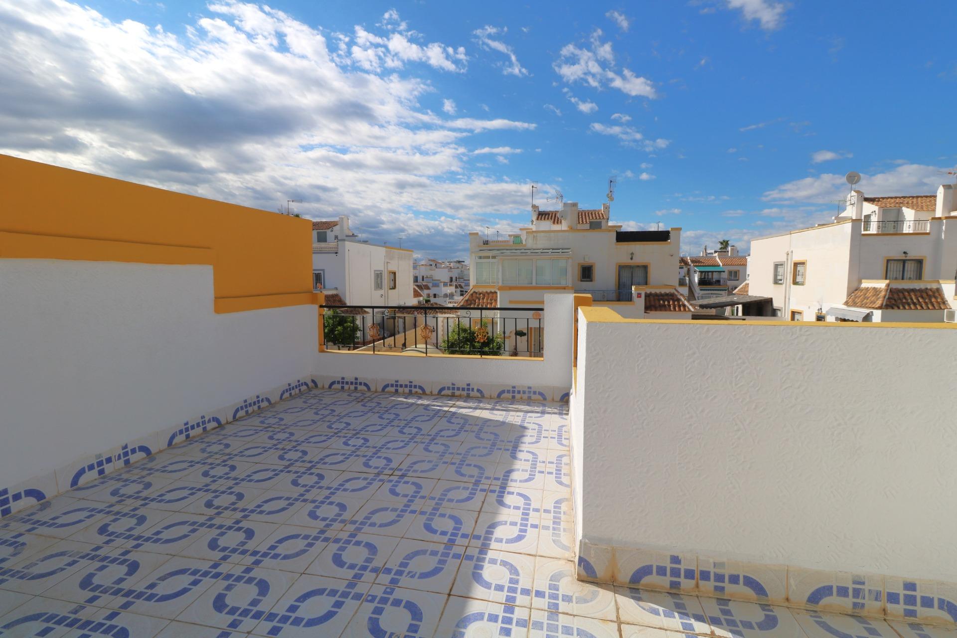 For sale - 3 Bedroom 2 Bathroom Quad House in Torrevieja - Carrefour  - Alicante