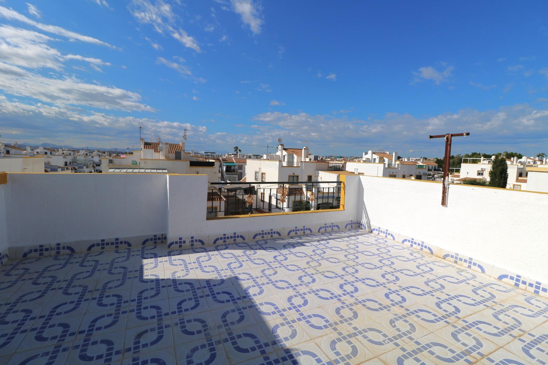 For sale - 3 Bedroom 2 Bathroom Quad House in Torrevieja - Carrefour  - Alicante