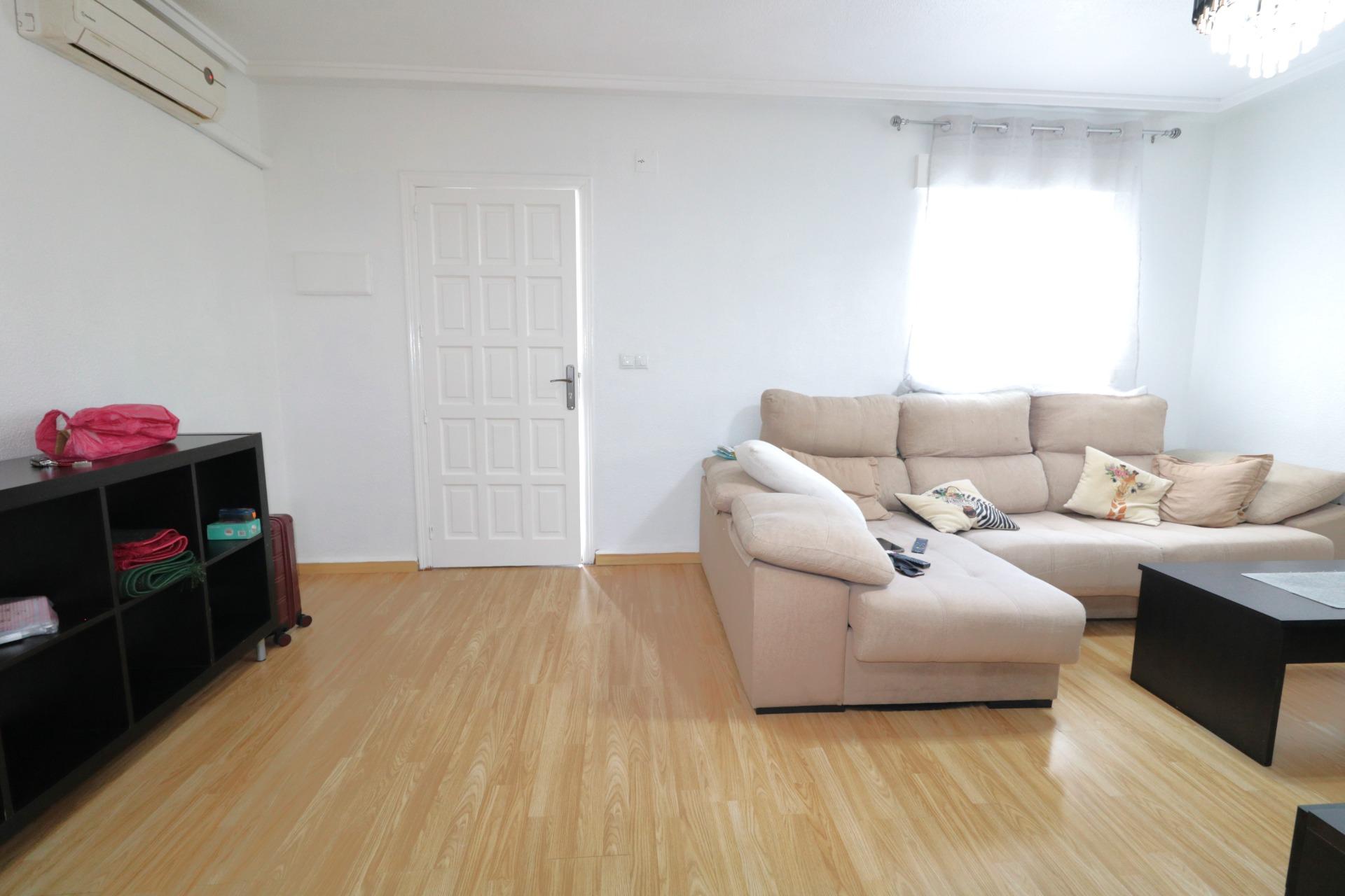 For sale - 3 Bedroom 2 Bathroom Quad House in Torrevieja - Carrefour  - Alicante