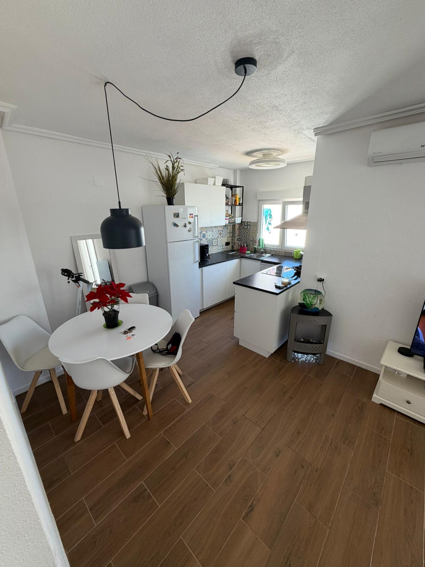 For sale - 2 Bedroom 1 Bathroom Apartment in Punta Prima  - Punta Prima  - Alicante