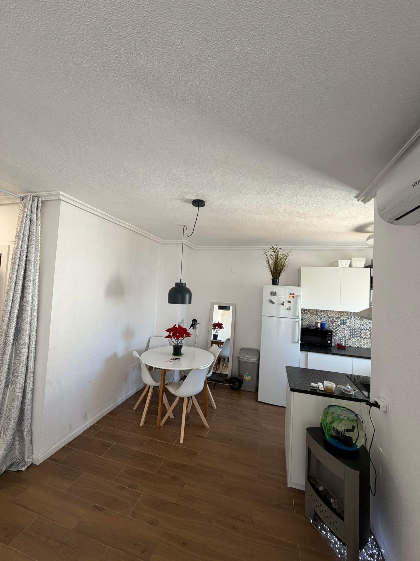 For sale - 2 Bedroom 1 Bathroom Apartment in Punta Prima  - Punta Prima  - Alicante