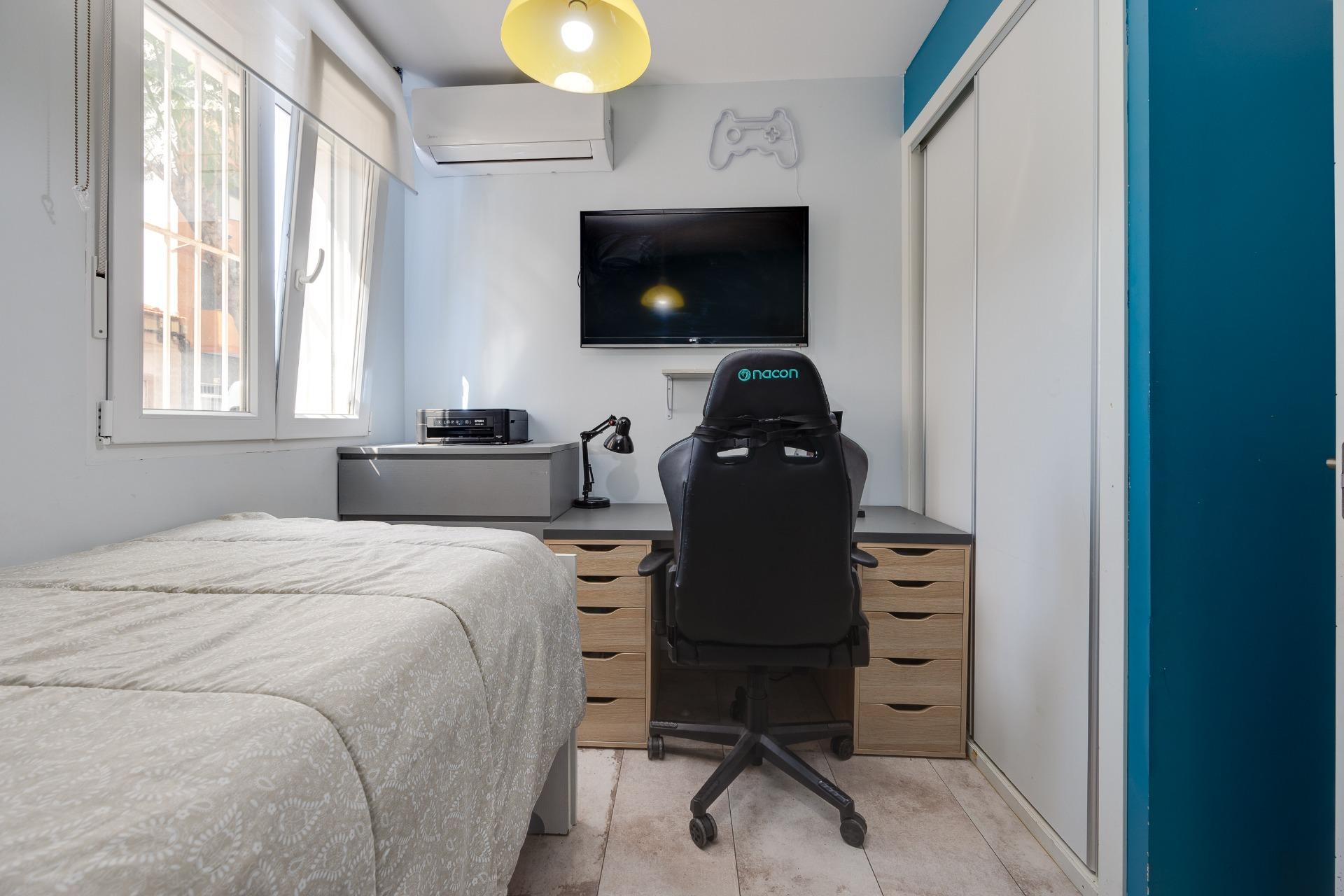 For sale - 3 Bedroom 1 Bathroom Town House in Torrevieja - Centro  - Alicante