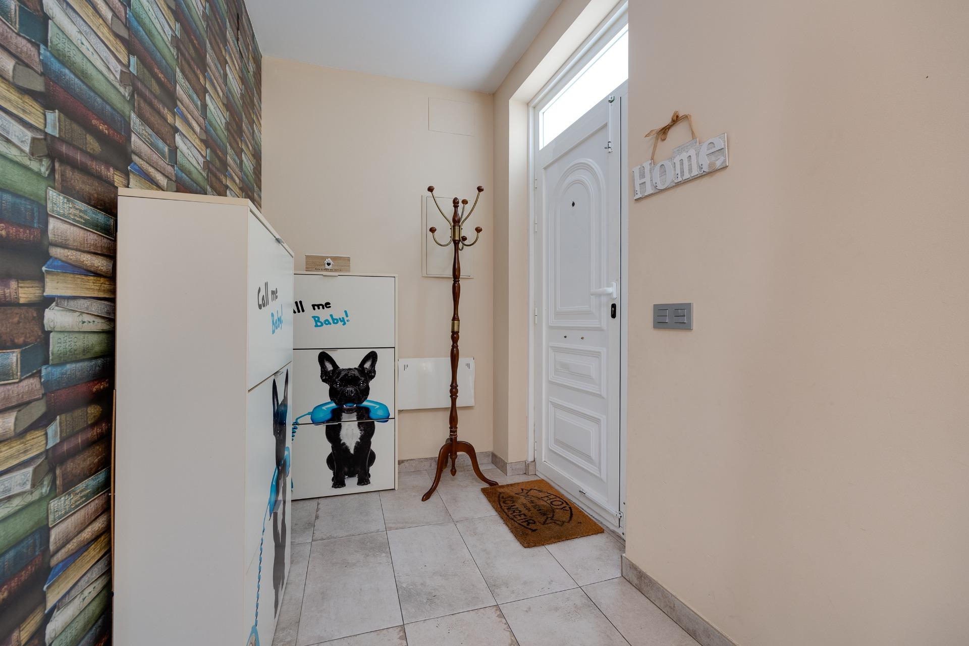 For sale - 3 Bedroom 1 Bathroom Town House in Torrevieja - Centro  - Alicante