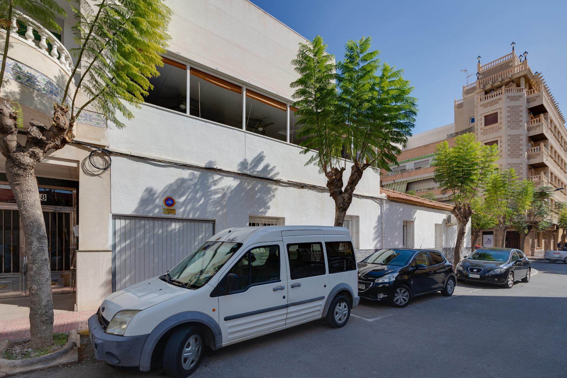For sale - 3 Bedroom 1 Bathroom Town House in Torrevieja - Centro  - Alicante