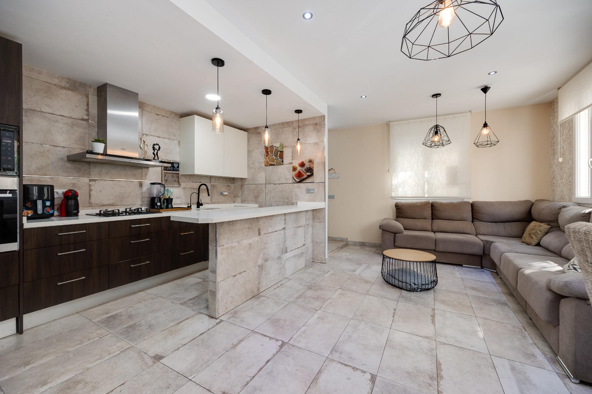 For sale - 3 Bedroom 1 Bathroom Town House in Torrevieja - Centro  - Alicante