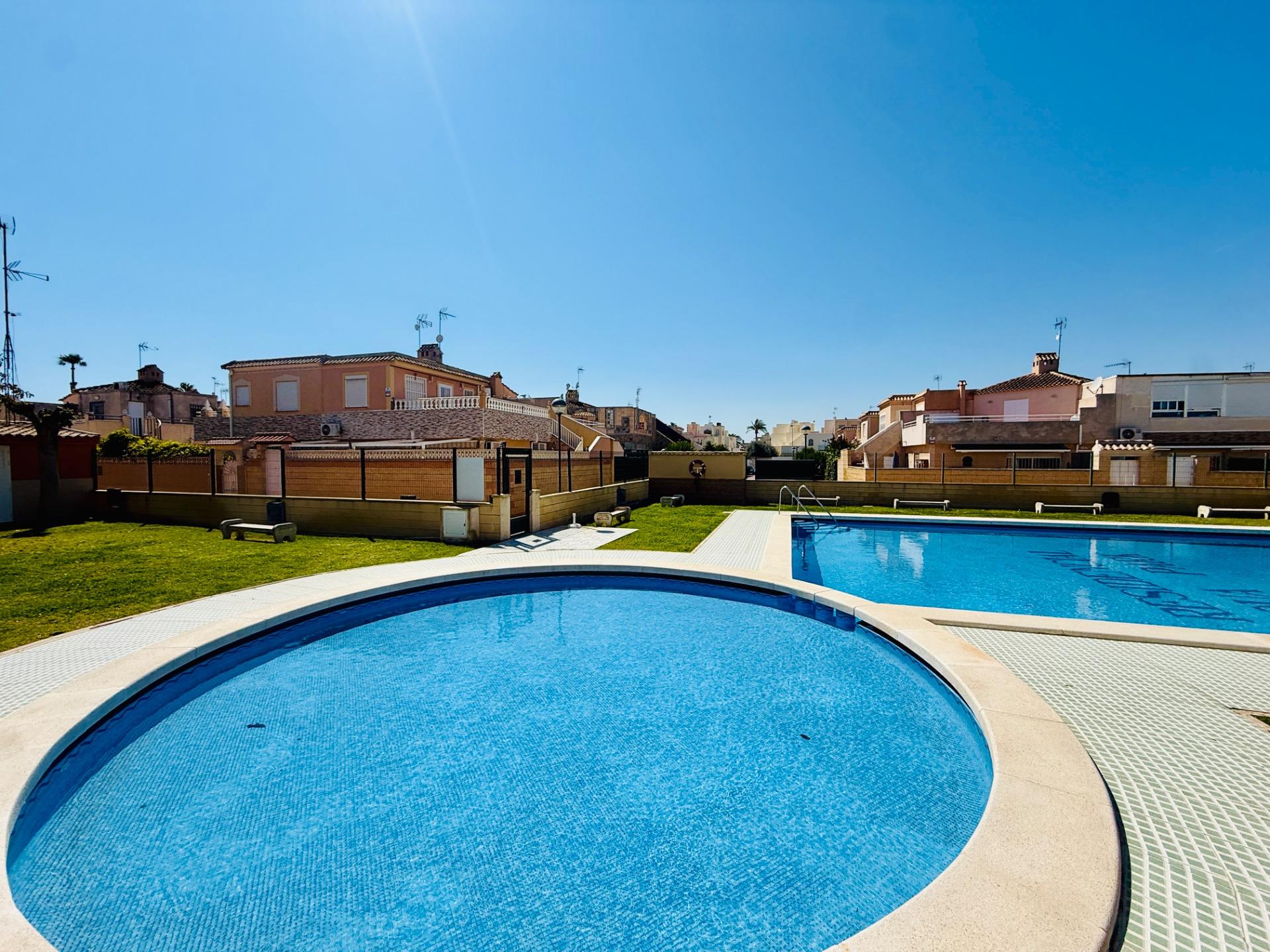 For sale - 3 Bedroom 2 Bathroom Town House in Torrevieja - Carrefour  - Alicante