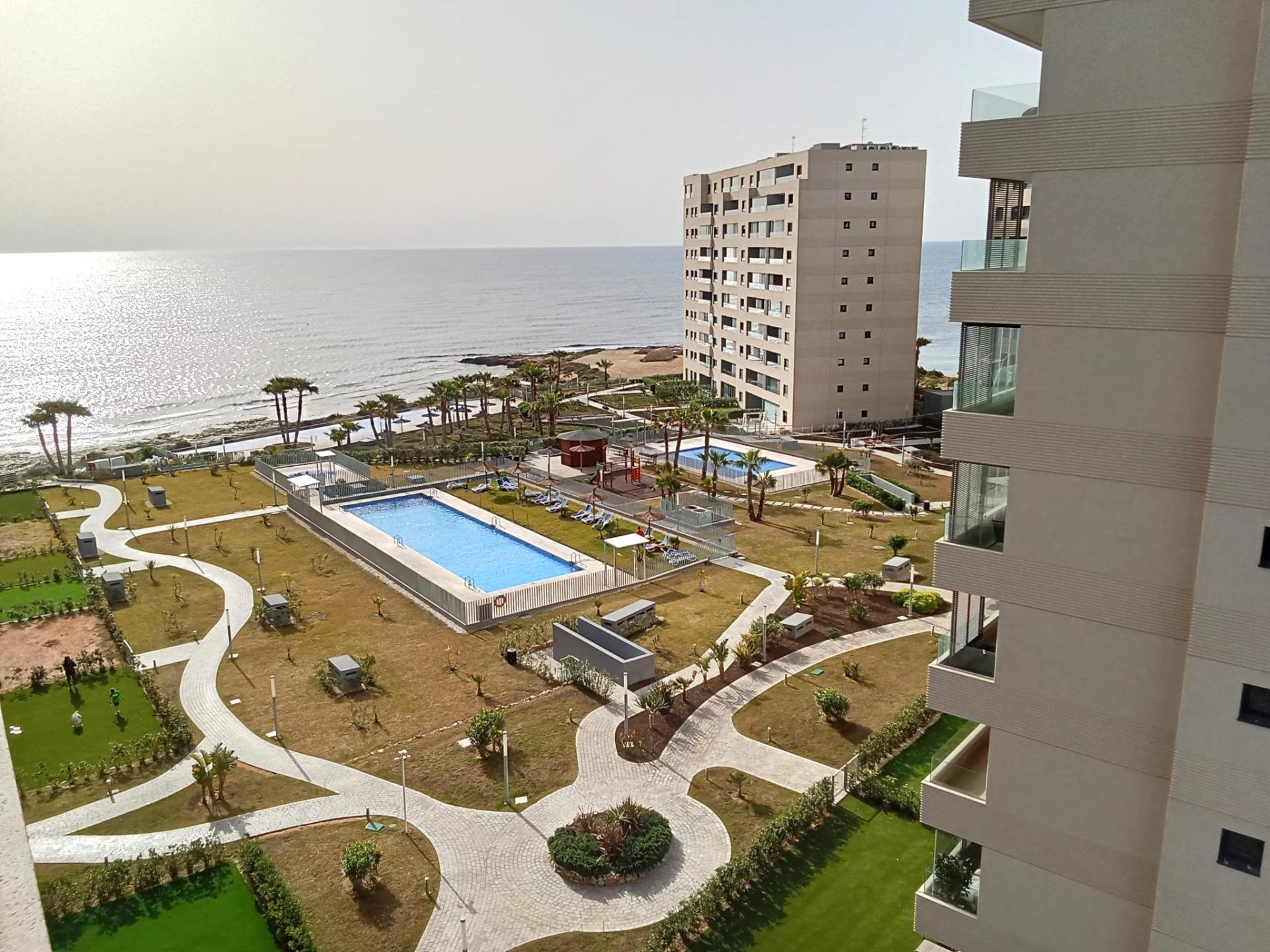 For sale - 2 Bedroom 2 Bathroom Apartment in Torrevieja - Punta Prima  - Alicante