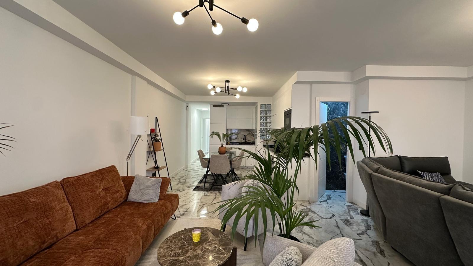 For sale - 3 Bedroom 1 Bathroom Apartment in Torrevieja - Playa Del Cura  - Alicante