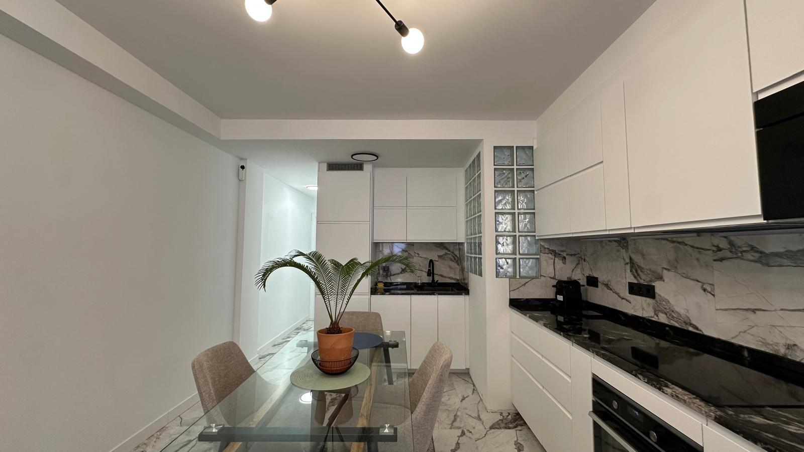 For sale - 3 Bedroom 1 Bathroom Apartment in Torrevieja - Playa Del Cura  - Alicante